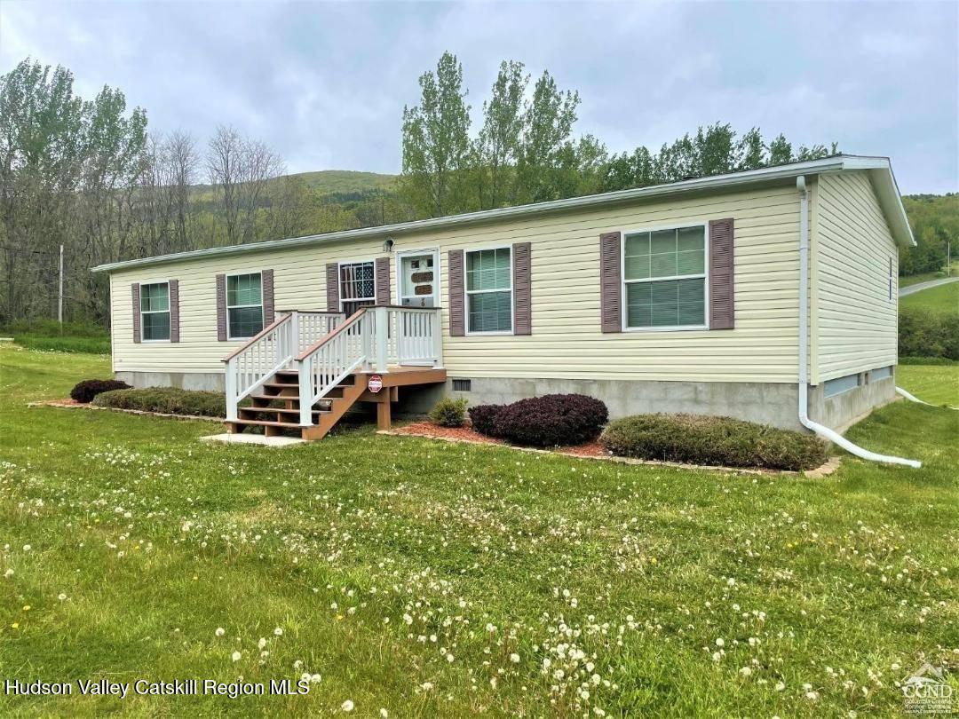 1560 County Route 2, Prattsville, New York - 3 Bedrooms  
2 Bathrooms  
8 Rooms - 