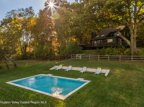 Homes For Sale - 181 Lockwood Road<br/> Columbia County, Craryville, NY 12521