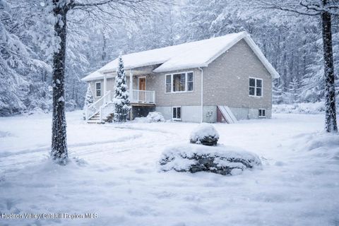 Photo of 76 Wynkoop Drive, Kerhonkson, NY 12446 (MLS # 20256084)