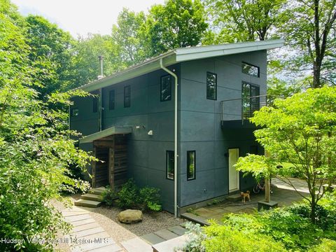 Homes For Rent - 206 Hutchin Hill Road<br/> Woodstock, NY 12498