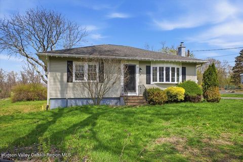 Photo of 17 Doty Avenue, Pittstown, NY 12185 (MLS # 20261728)