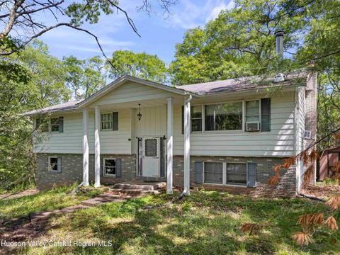 Photo of 1079 Josephs Boulevard, Saugerties, NY 12477 (MLS # 20262757)