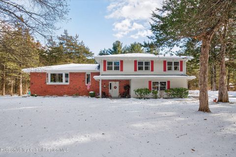 Photo of 15 Royal Oak Road, Stone Ridge, NY 12484 (MLS # 20256142)