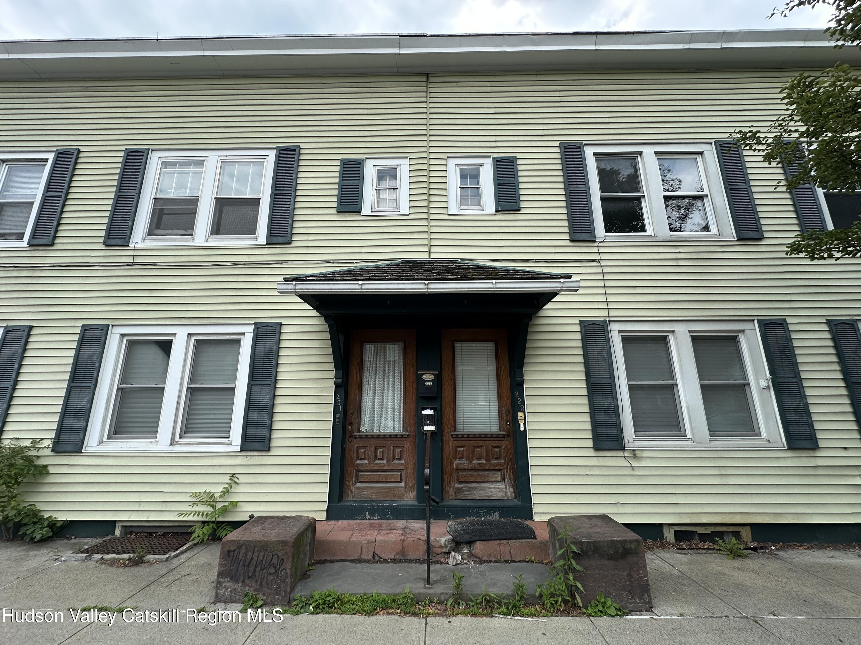 Rental Property at 229 Warren Street Downstairs, Hudson, New York - Bedrooms: 2 
Bathrooms: 1 
Rooms: 7  - $2,850 MO.