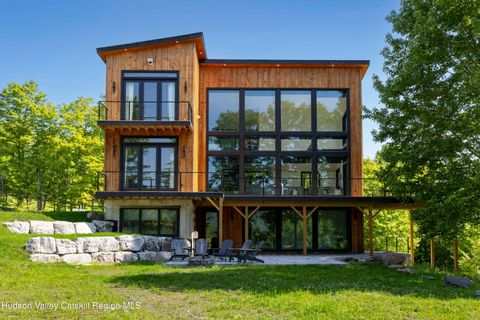 Homes For Sale - 4 Goff Road<br/> Windham, NY 12496