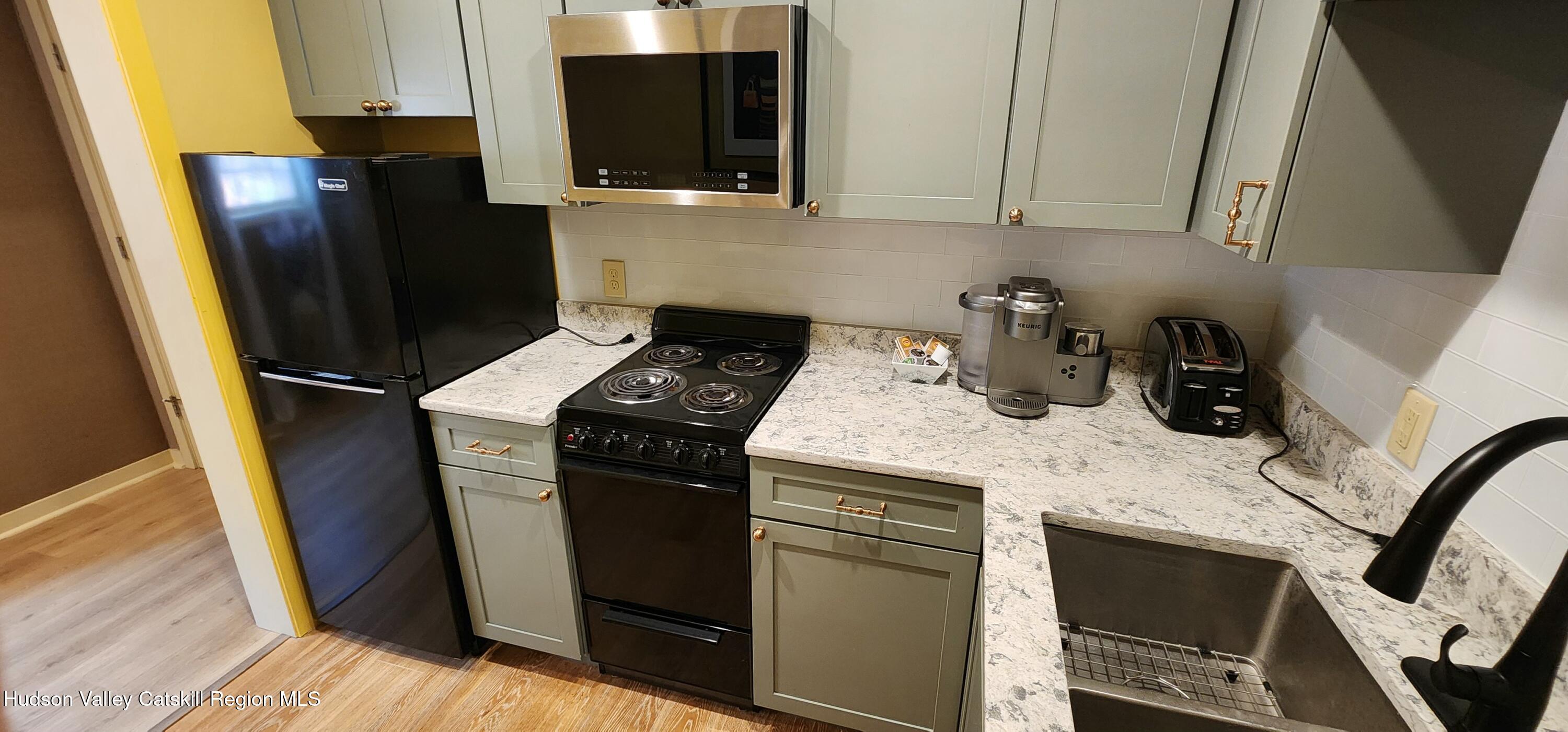 Saugerties, New York 12477, United States, 1 Bedroom Bedrooms, ,1 BathroomBathrooms,Residential,Active,80082