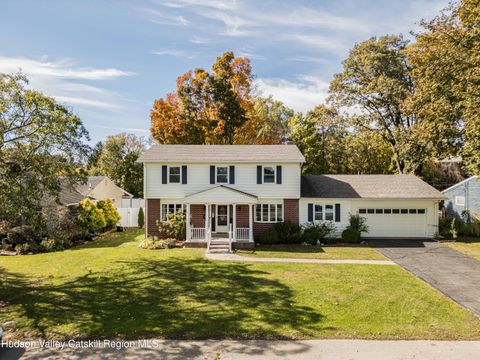 Photo of 25 Joslen Place, Hudson, NY 12534 (MLS # 20255357)