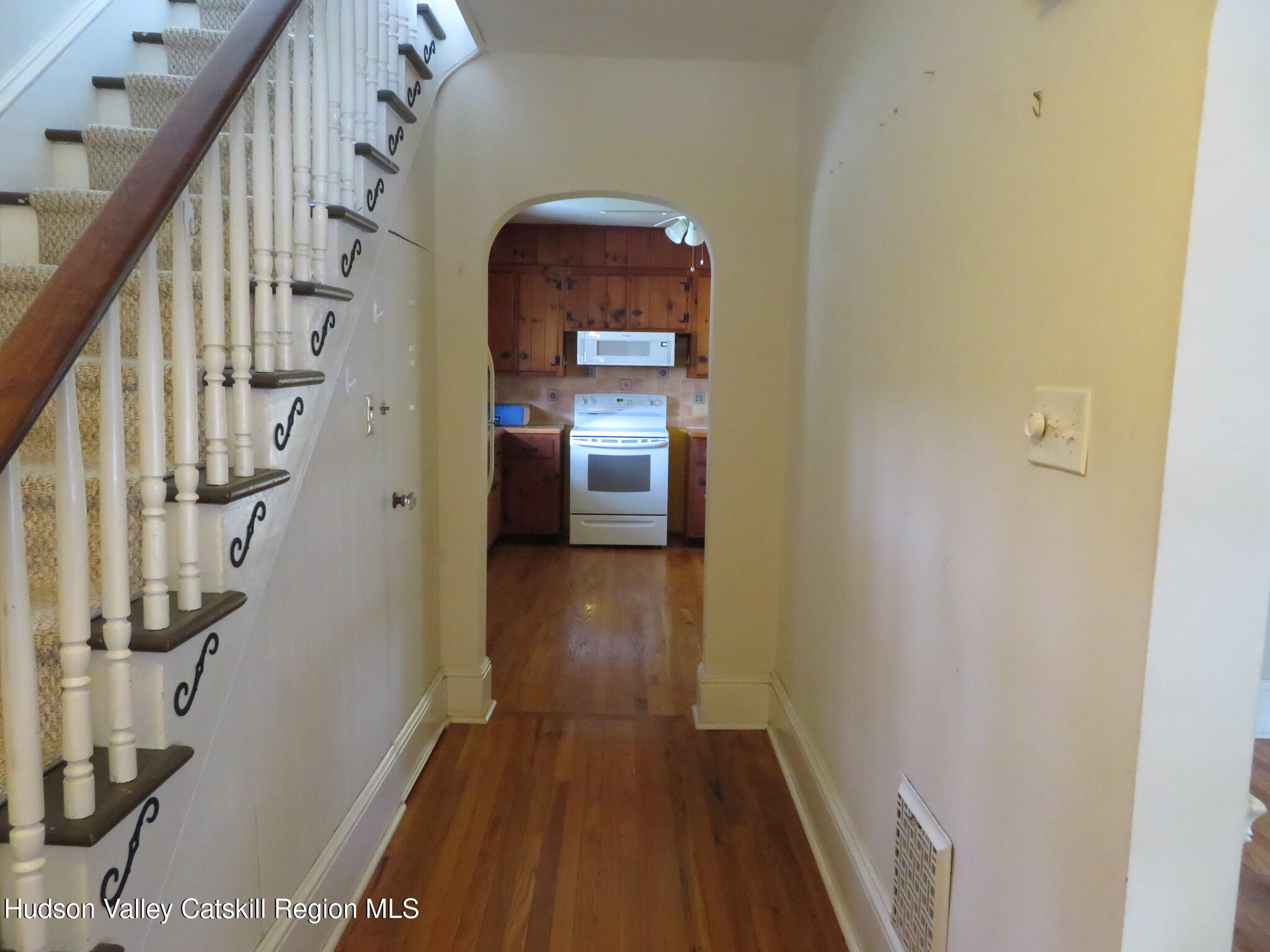 28 W Lindsley Avenue, Kingston, Texas image 4