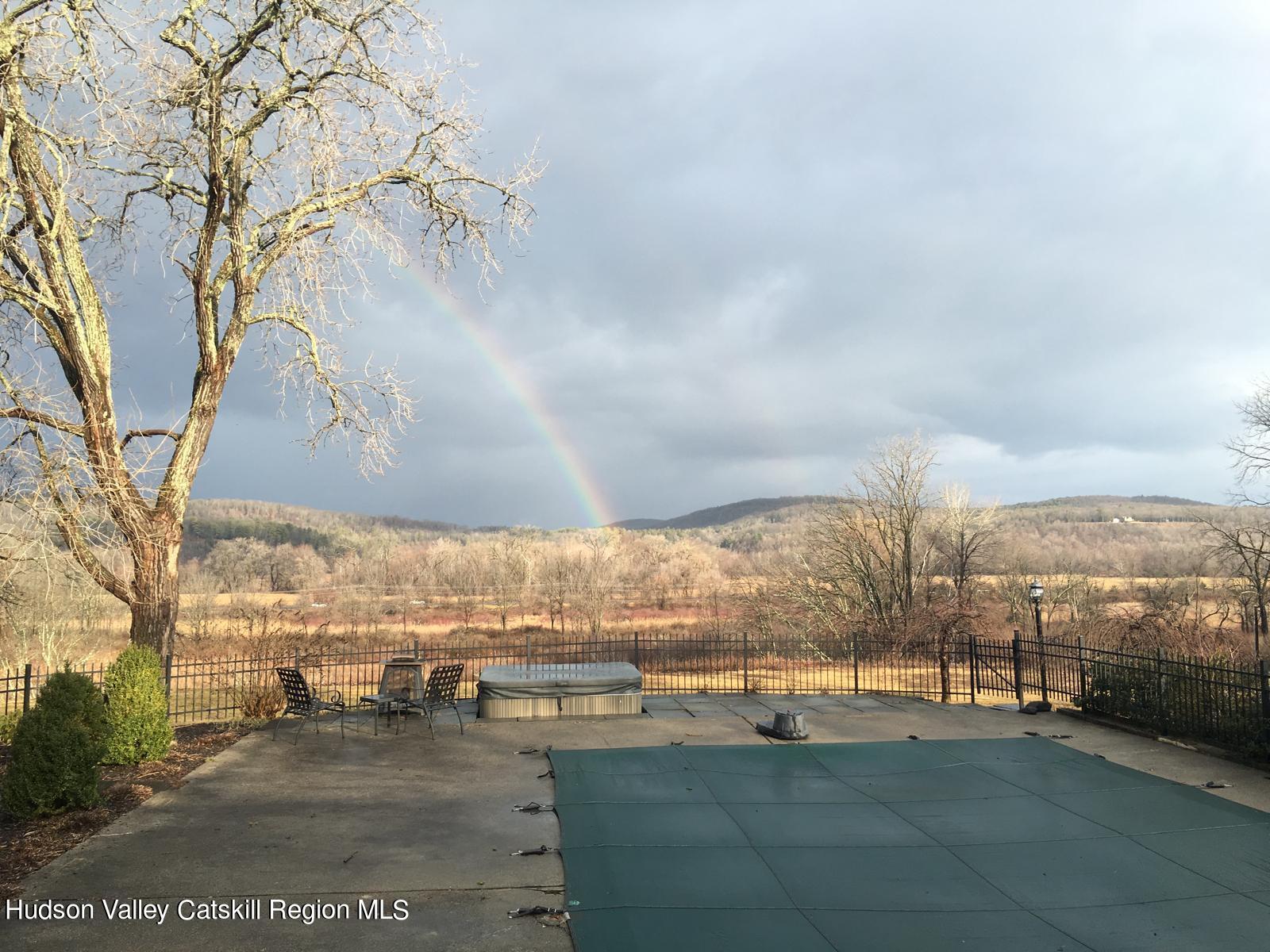 Hurley, New York 12443, United States, 5 Bedrooms Bedrooms, ,4 BathroomsBathrooms,Residential,Pending,47035