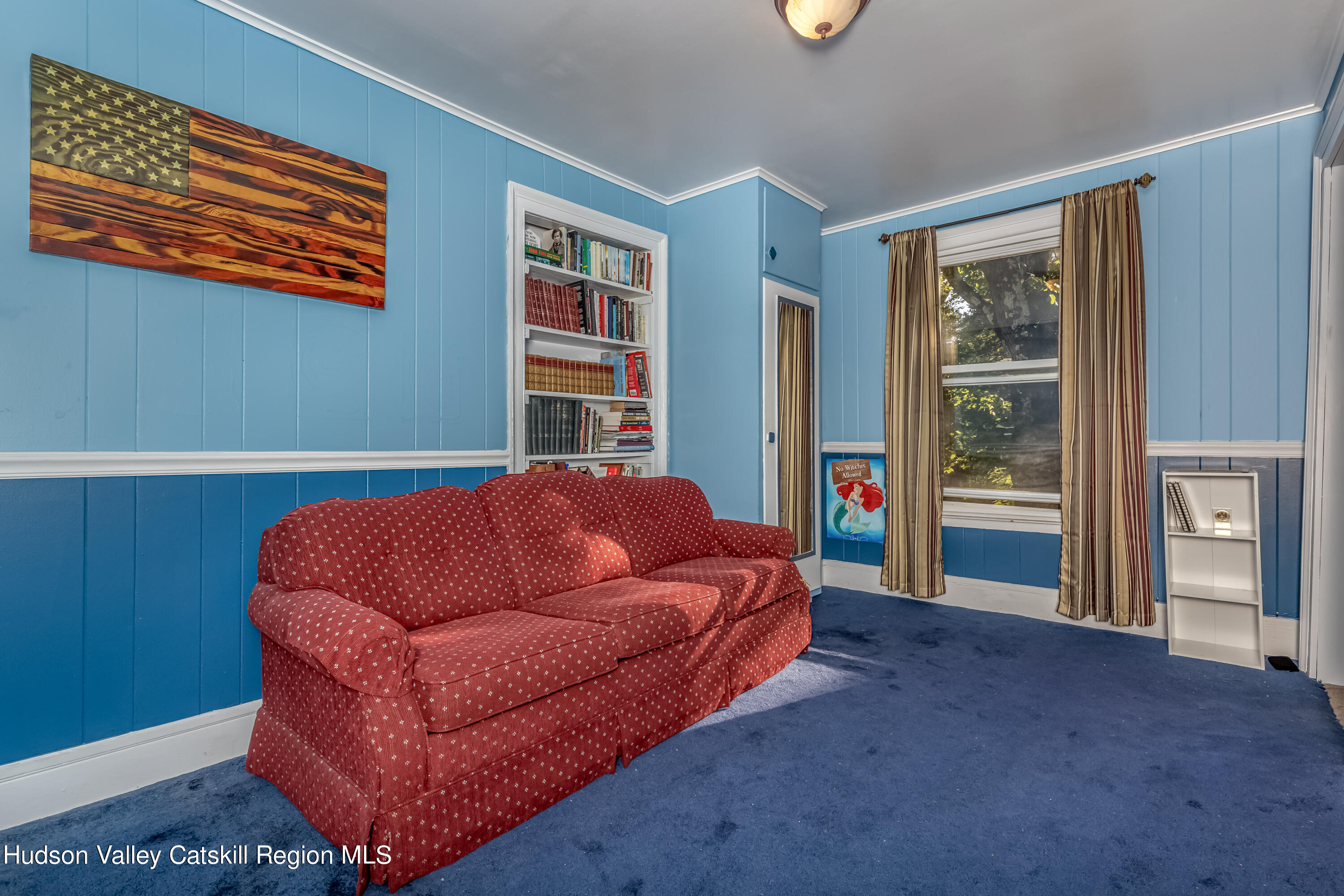 Hurley, New York 12443, United States, 5 Bedrooms Bedrooms, ,4 BathroomsBathrooms,Residential,Pending,47035