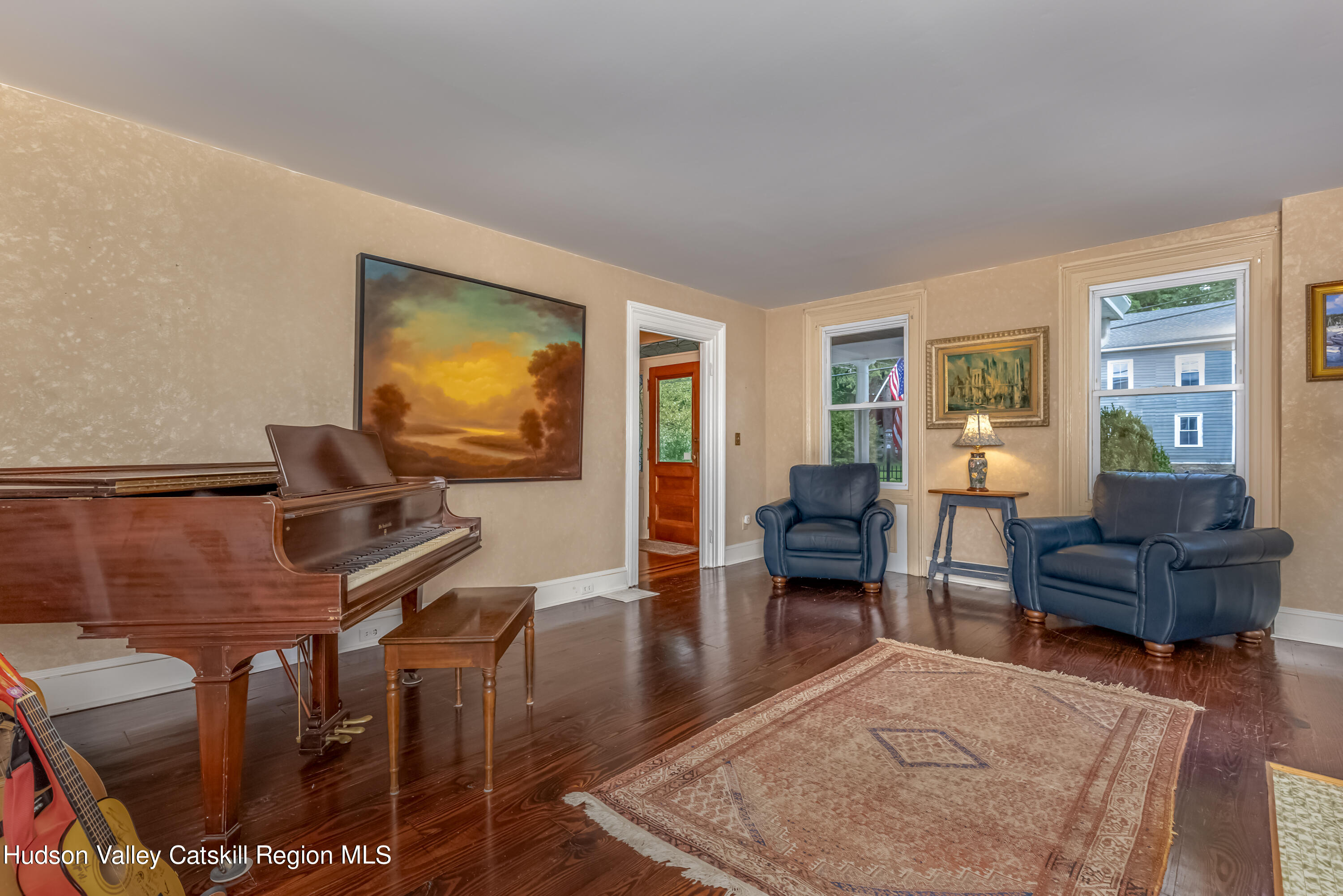 Hurley, New York 12443, United States, 5 Bedrooms Bedrooms, ,4 BathroomsBathrooms,Residential,Pending,47035