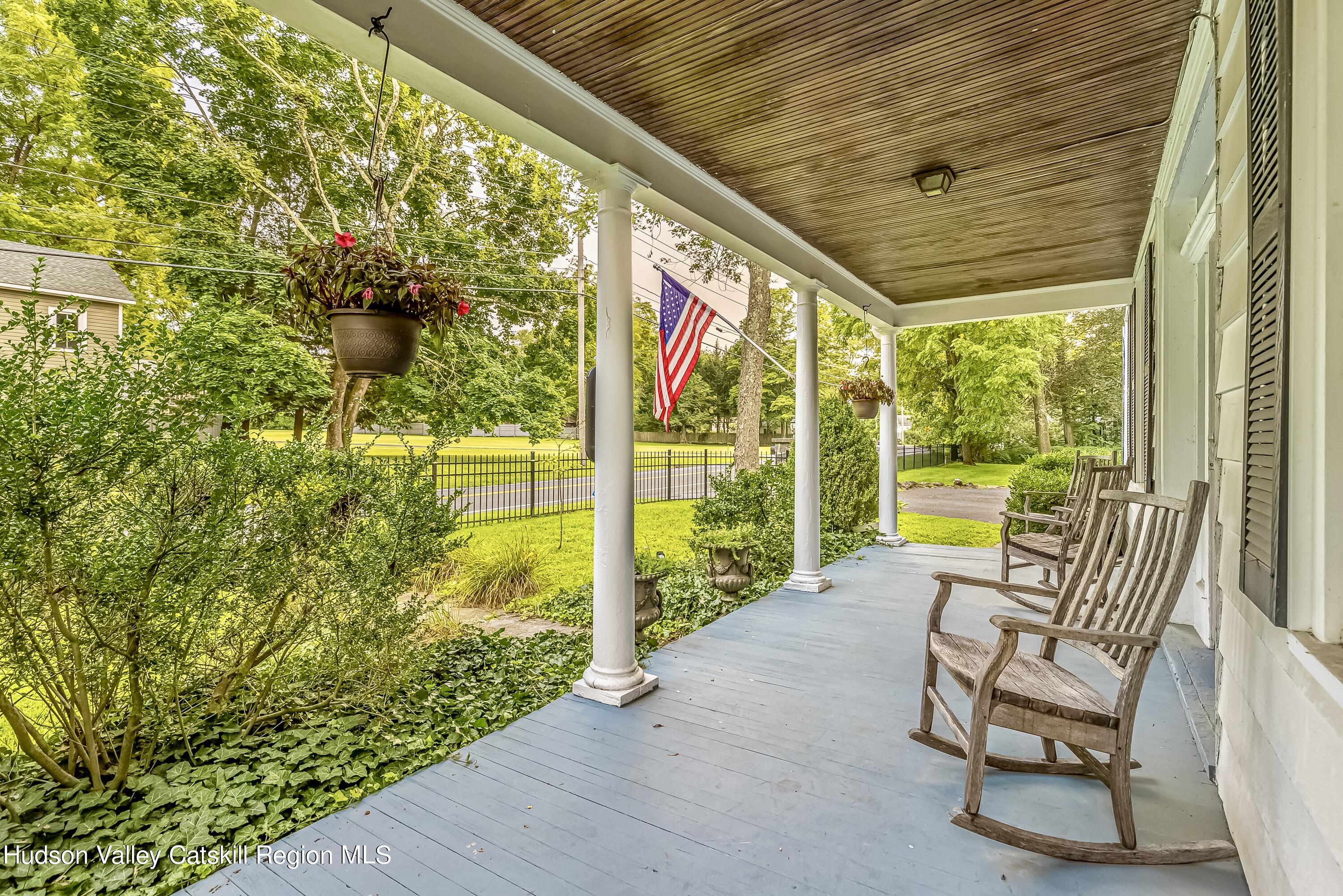 Hurley, New York 12443, United States, 5 Bedrooms Bedrooms, ,4 BathroomsBathrooms,Residential,Pending,47035