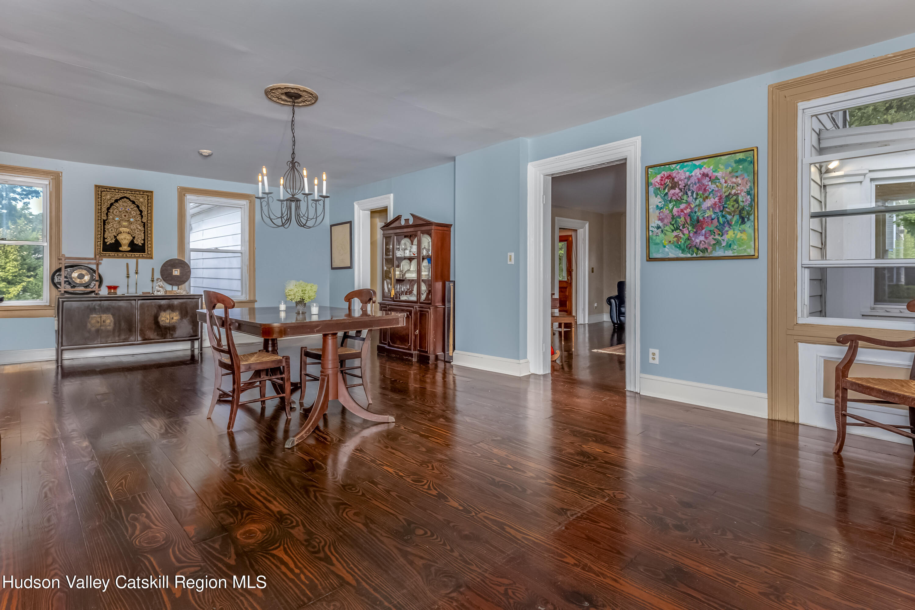 Hurley, New York 12443, United States, 5 Bedrooms Bedrooms, ,4 BathroomsBathrooms,Residential,Pending,47035