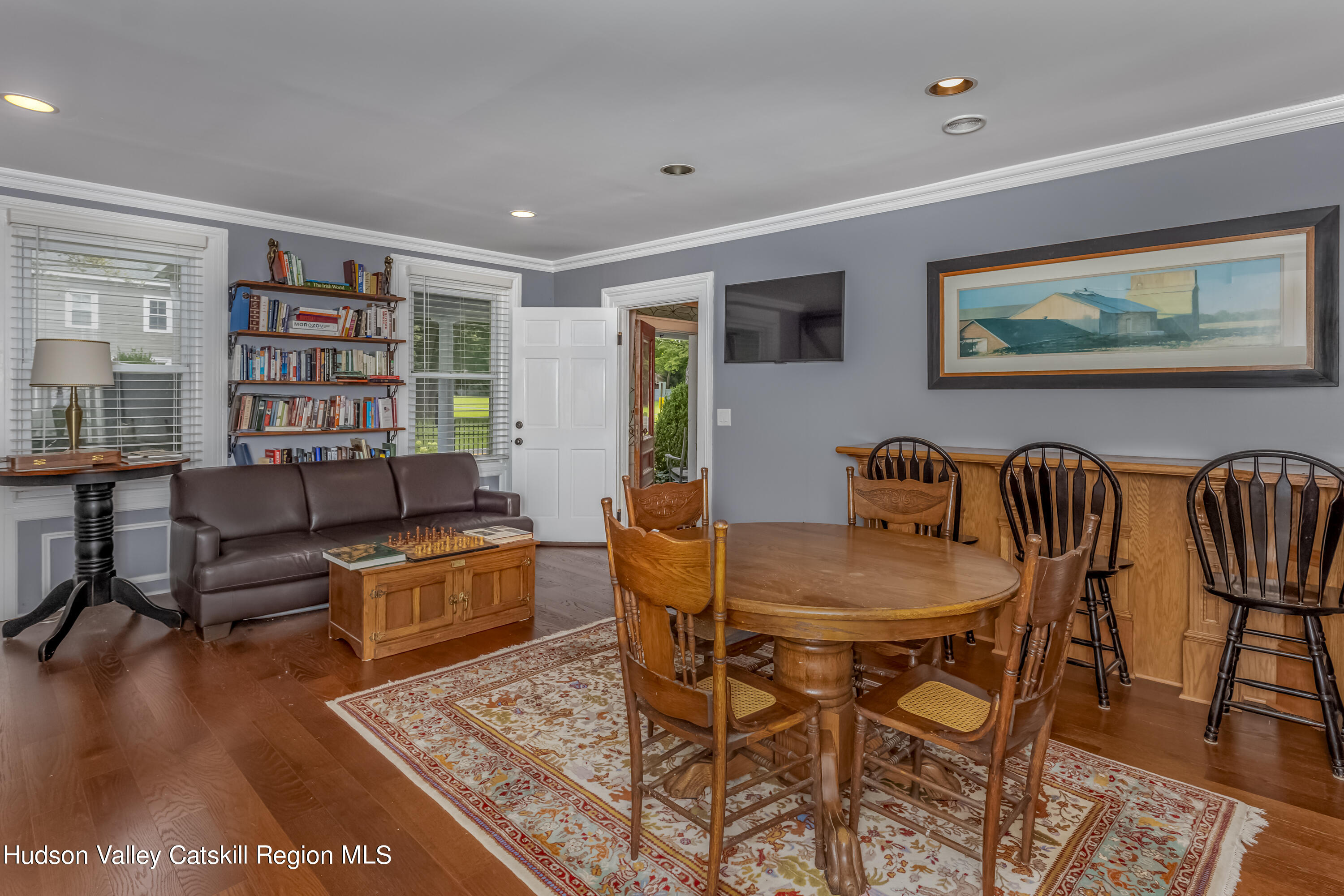 Hurley, New York 12443, United States, 5 Bedrooms Bedrooms, ,4 BathroomsBathrooms,Residential,Pending,47035