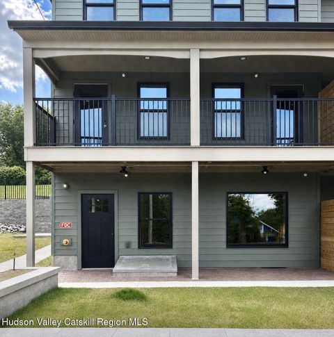 Apartment For Rent - 176 Hudson Street #1<br/> Ulster County, Glasco, NY 12432