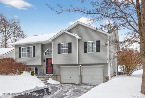 Photo of 9 Yale Drive, Walden, NY 12586 (MLS # 20260700)