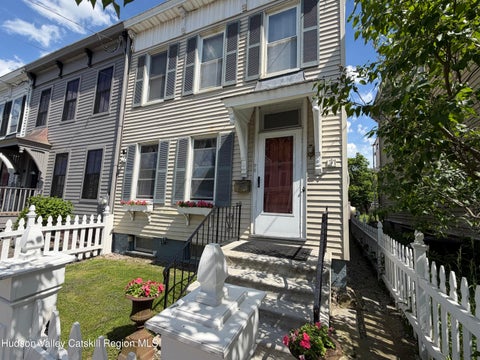Homes For Sale - 20 8th Street<br/> Hudson, NY 12534