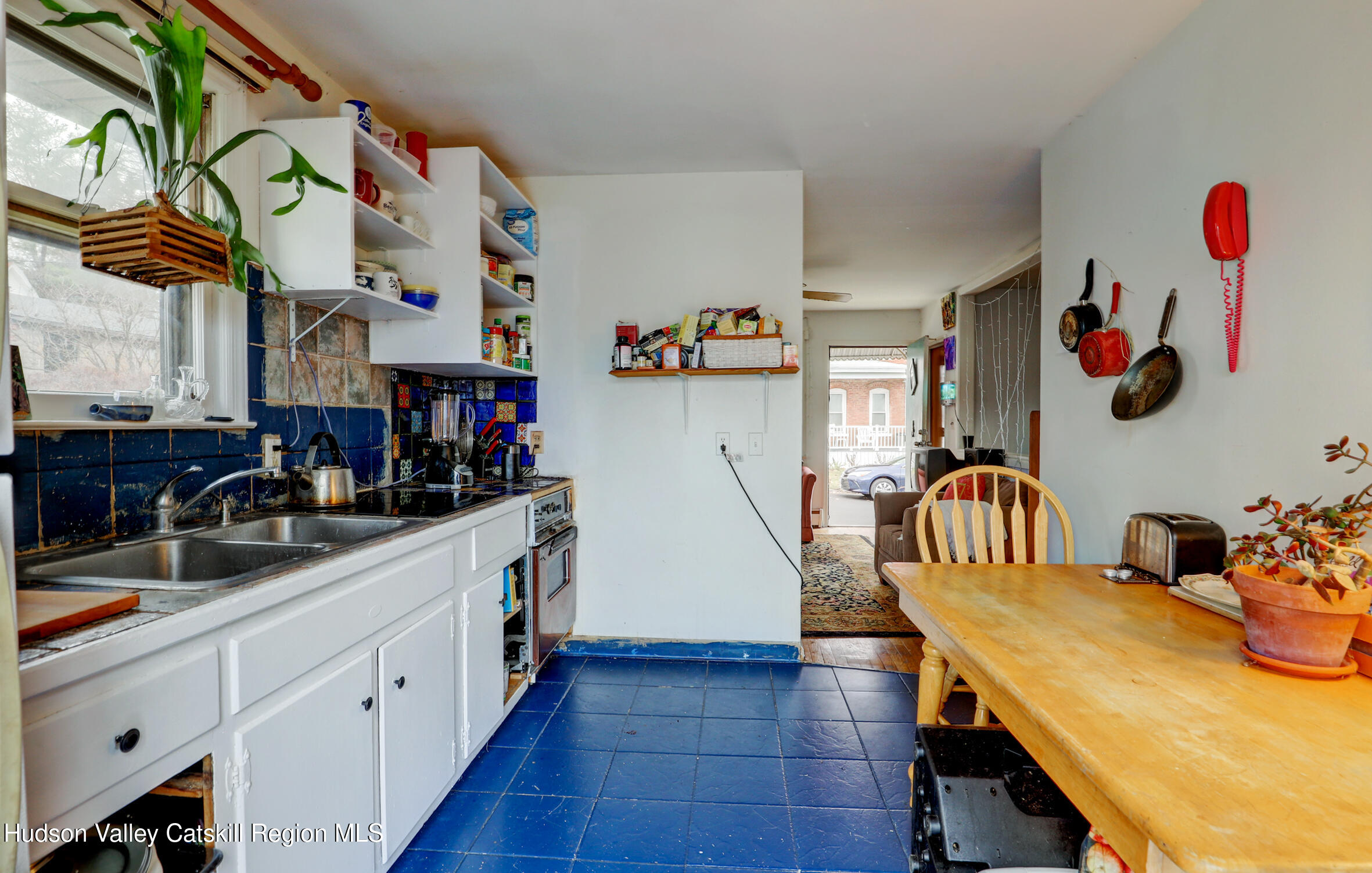 Kingston, New York 12401, United States, 2 Bedrooms Bedrooms, ,1 BathroomBathrooms,Residential,Pending,28525