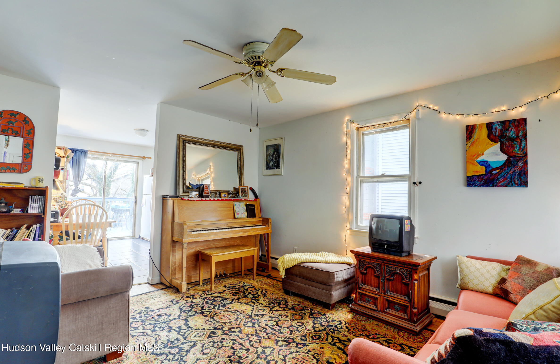 Kingston, New York 12401, United States, 2 Bedrooms Bedrooms, ,1 BathroomBathrooms,Residential,Pending,28525