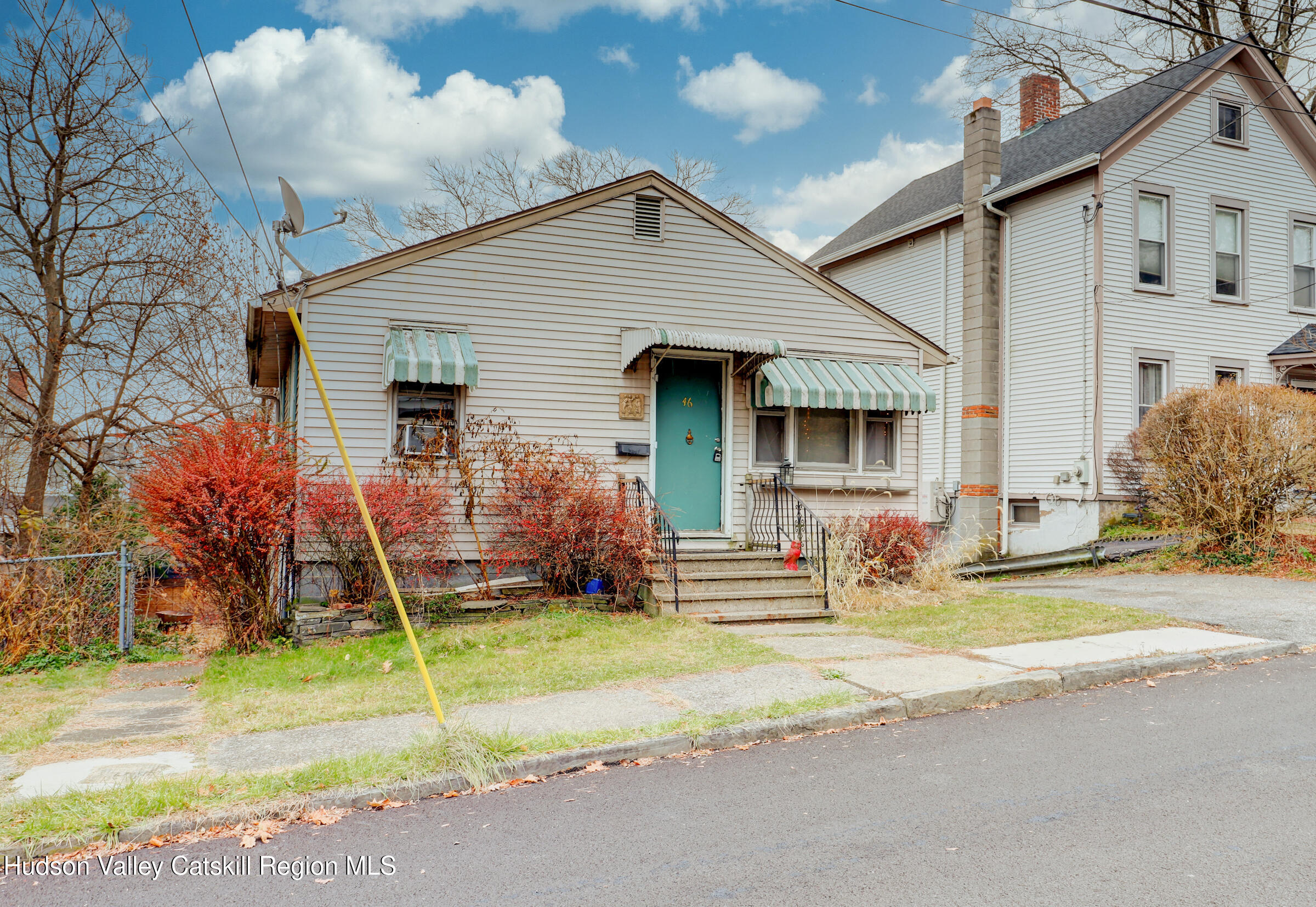 Kingston, New York 12401, United States, 2 Bedrooms Bedrooms, ,1 BathroomBathrooms,Residential,Pending,28525