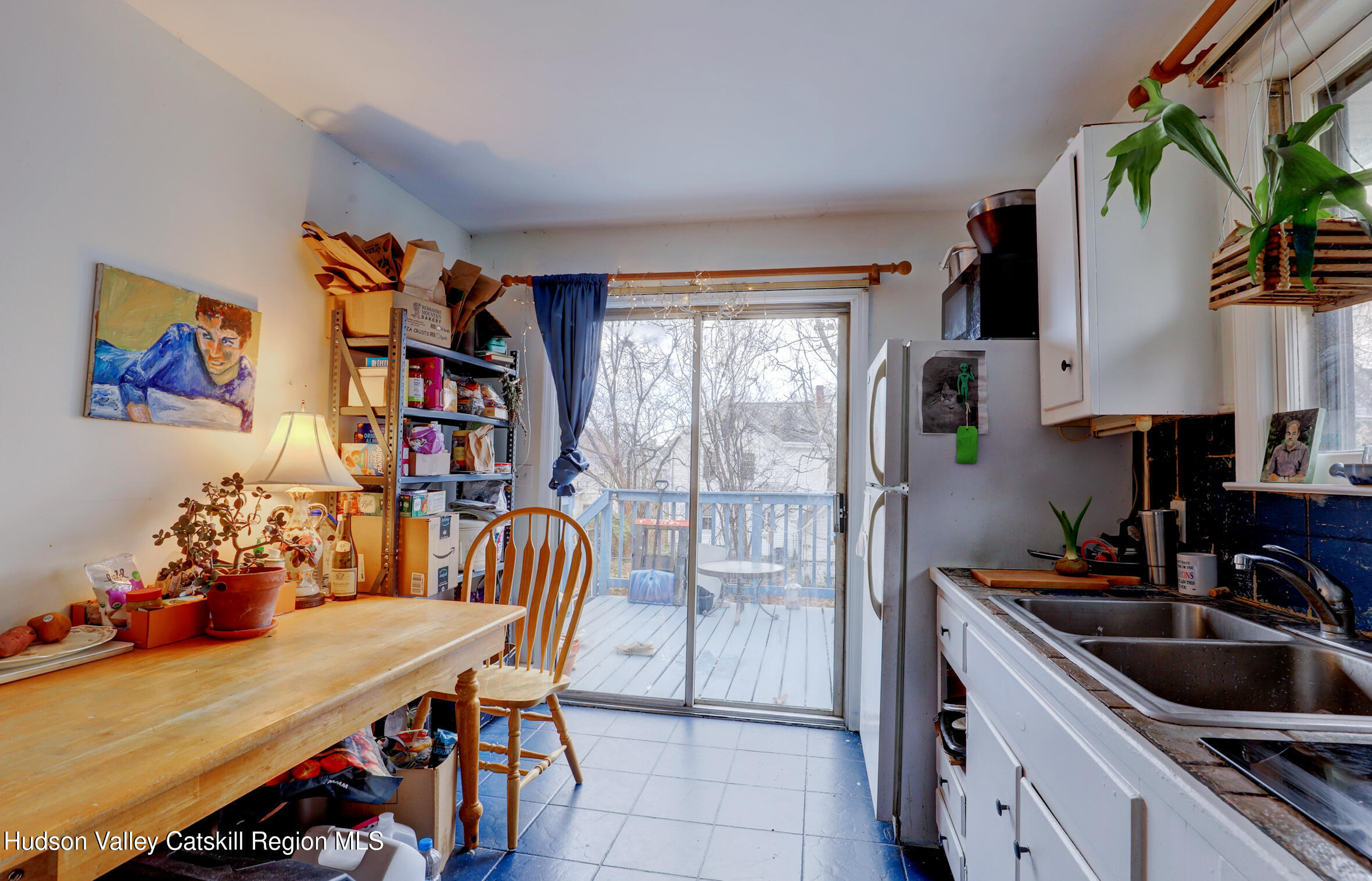 Kingston, New York 12401, United States, 2 Bedrooms Bedrooms, ,1 BathroomBathrooms,Residential,Pending,28525