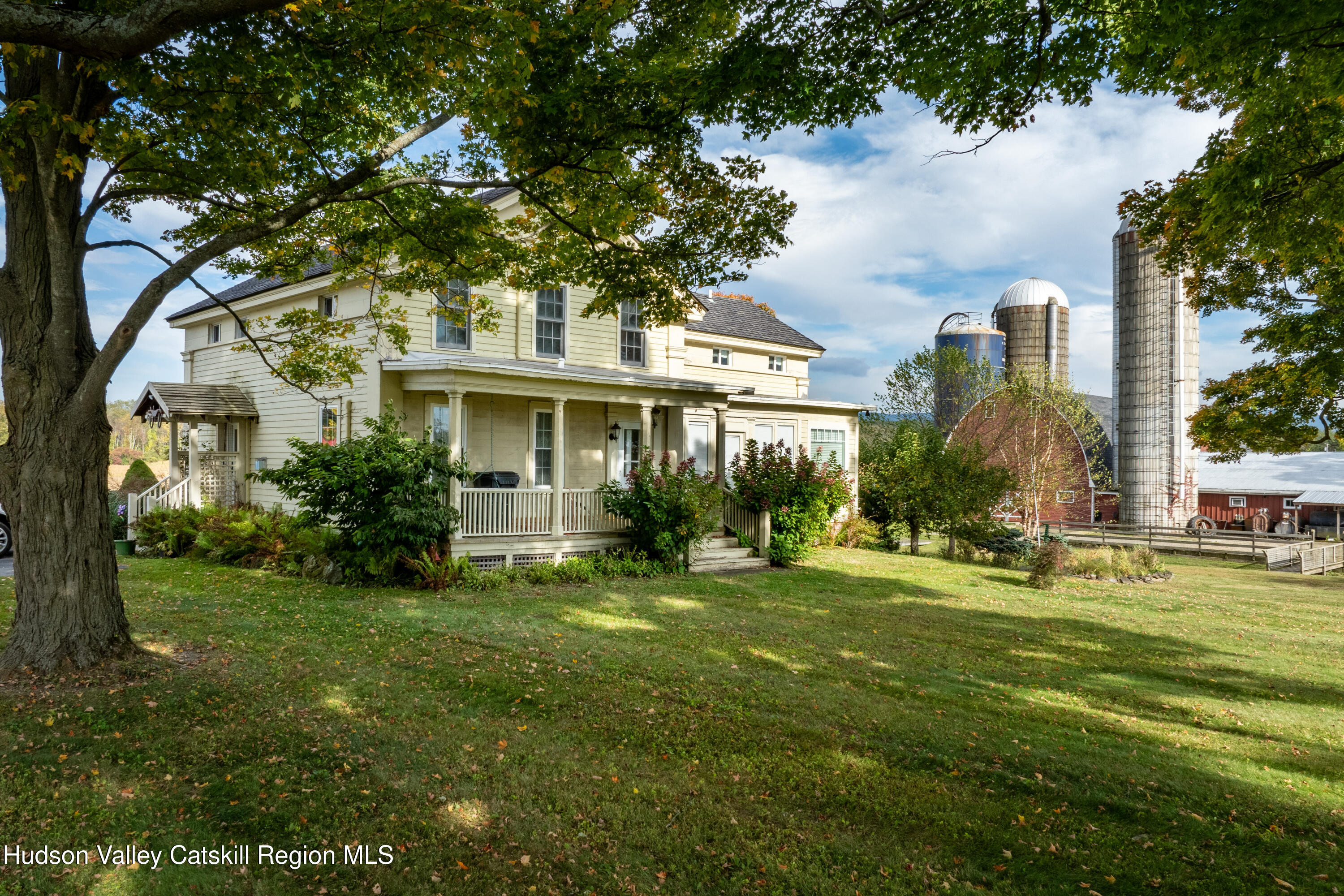 1030 County Route 27A, Ancram, New York - 3 Bedrooms  
3 Bathrooms  
8 Rooms - 