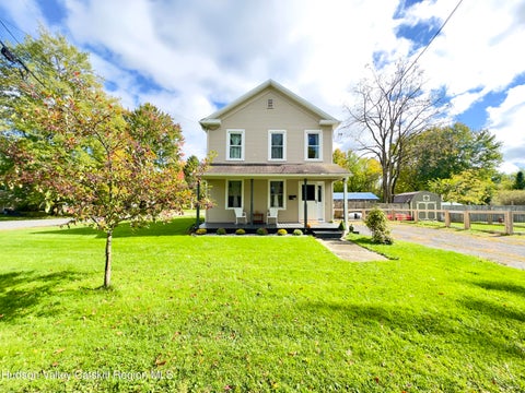 Photo of 29 N Vernon Street, Athens, NY 12015 (MLS # 20266095)