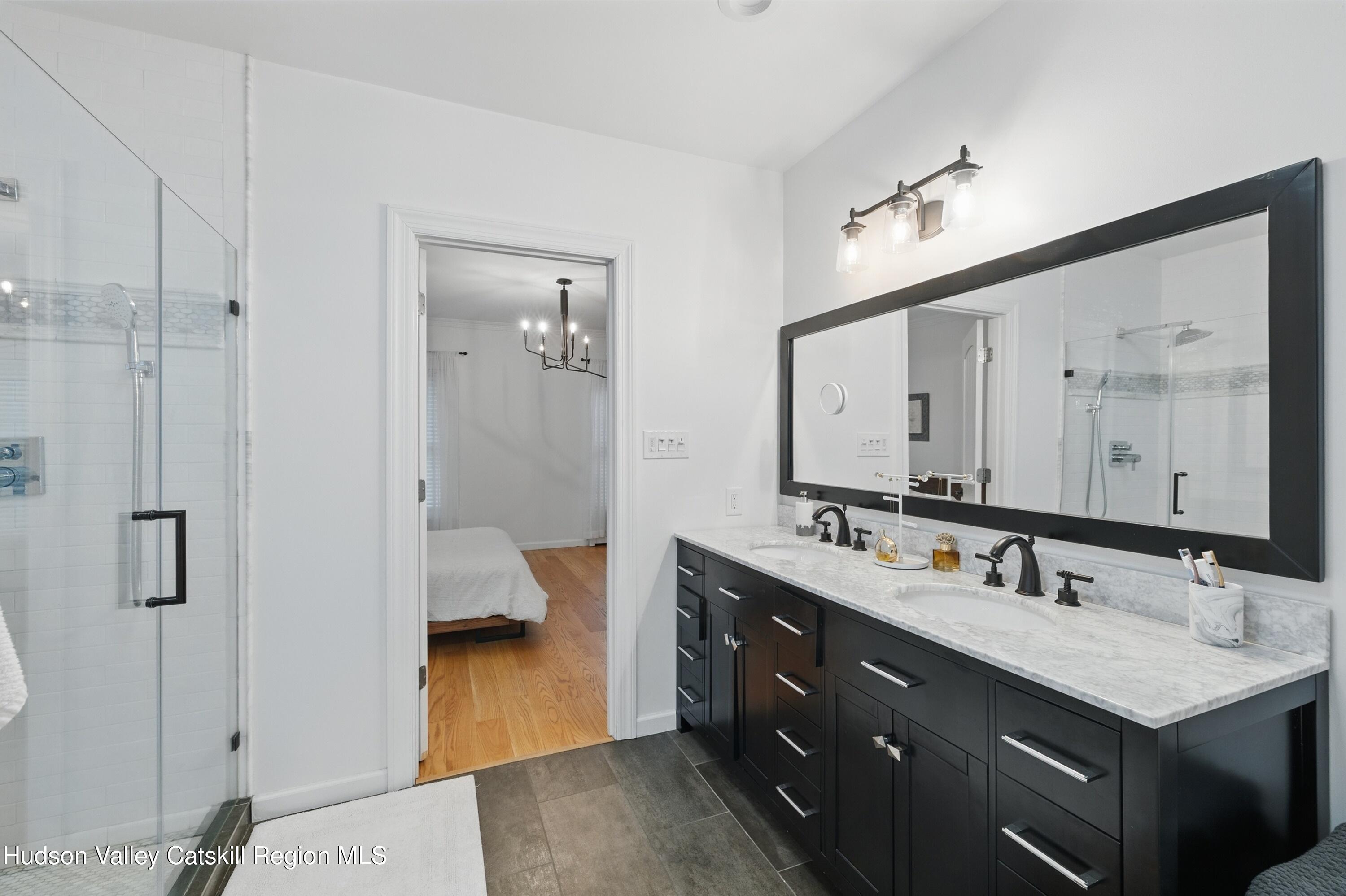 Hurley, New York 12443, United States, 4 Bedrooms Bedrooms, ,3 BathroomsBathrooms,Residential,Pending,135785