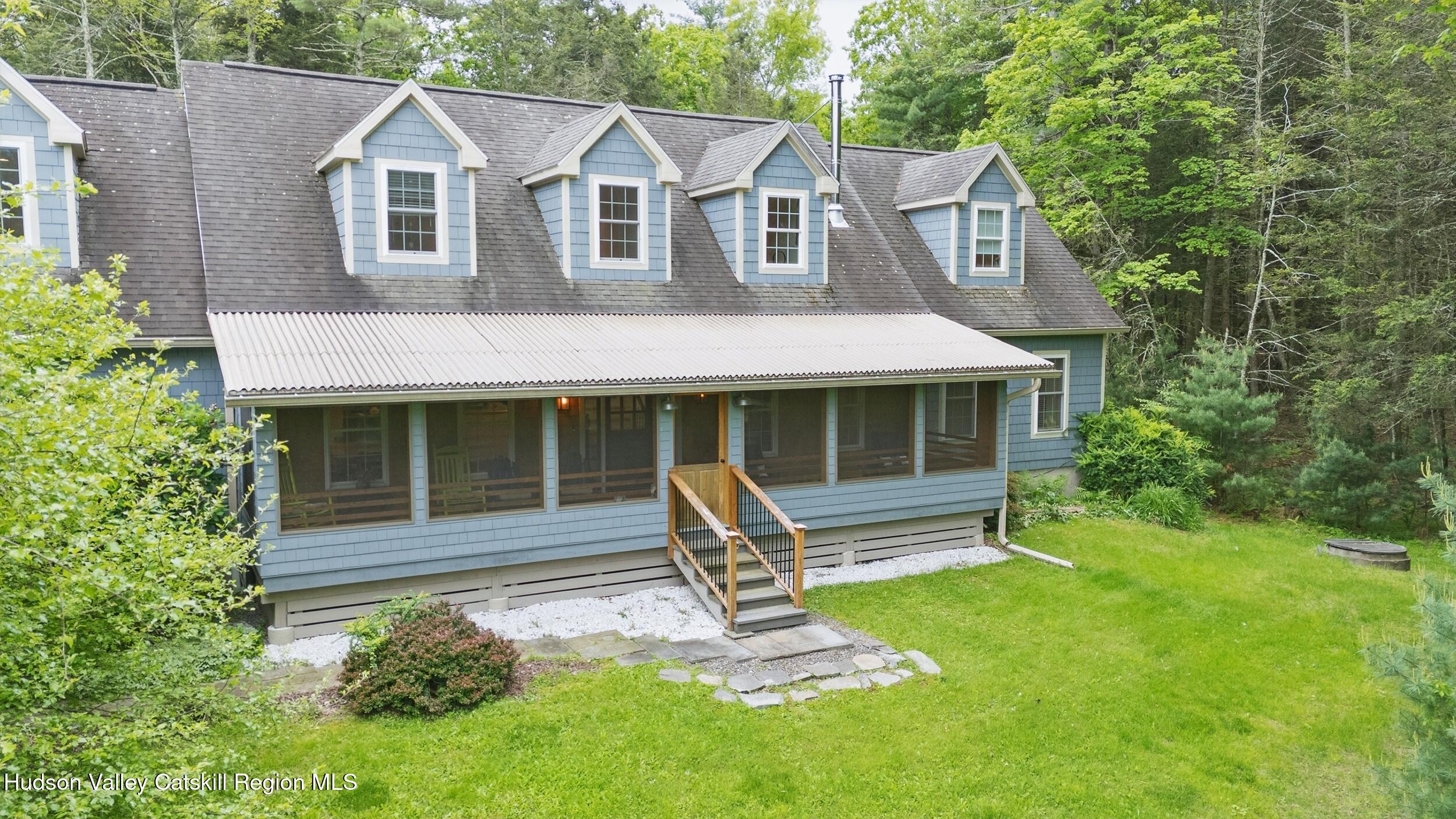 Hurley, New York 12443, United States, 4 Bedrooms Bedrooms, ,3 BathroomsBathrooms,Residential,Pending,135785