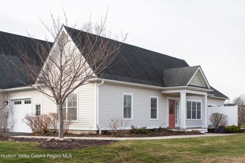 Photo of 7 Sunflower Place, Rhinebeck, NY 12572 (MLS # 20261467)