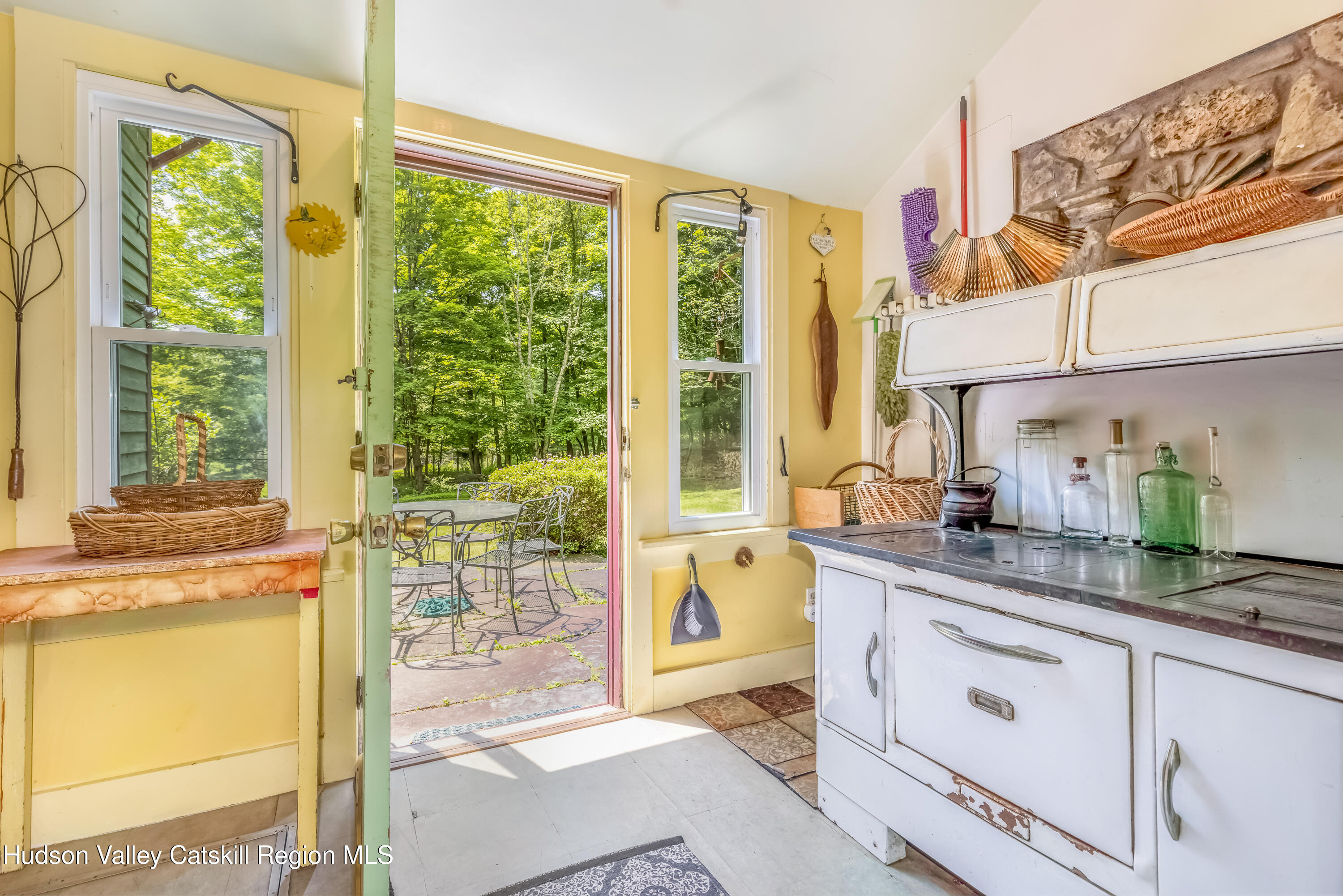 Olivebridge, New York 12461, United States, 3 Bedrooms Bedrooms, ,2 BathroomsBathrooms,Residential,Pending,154805