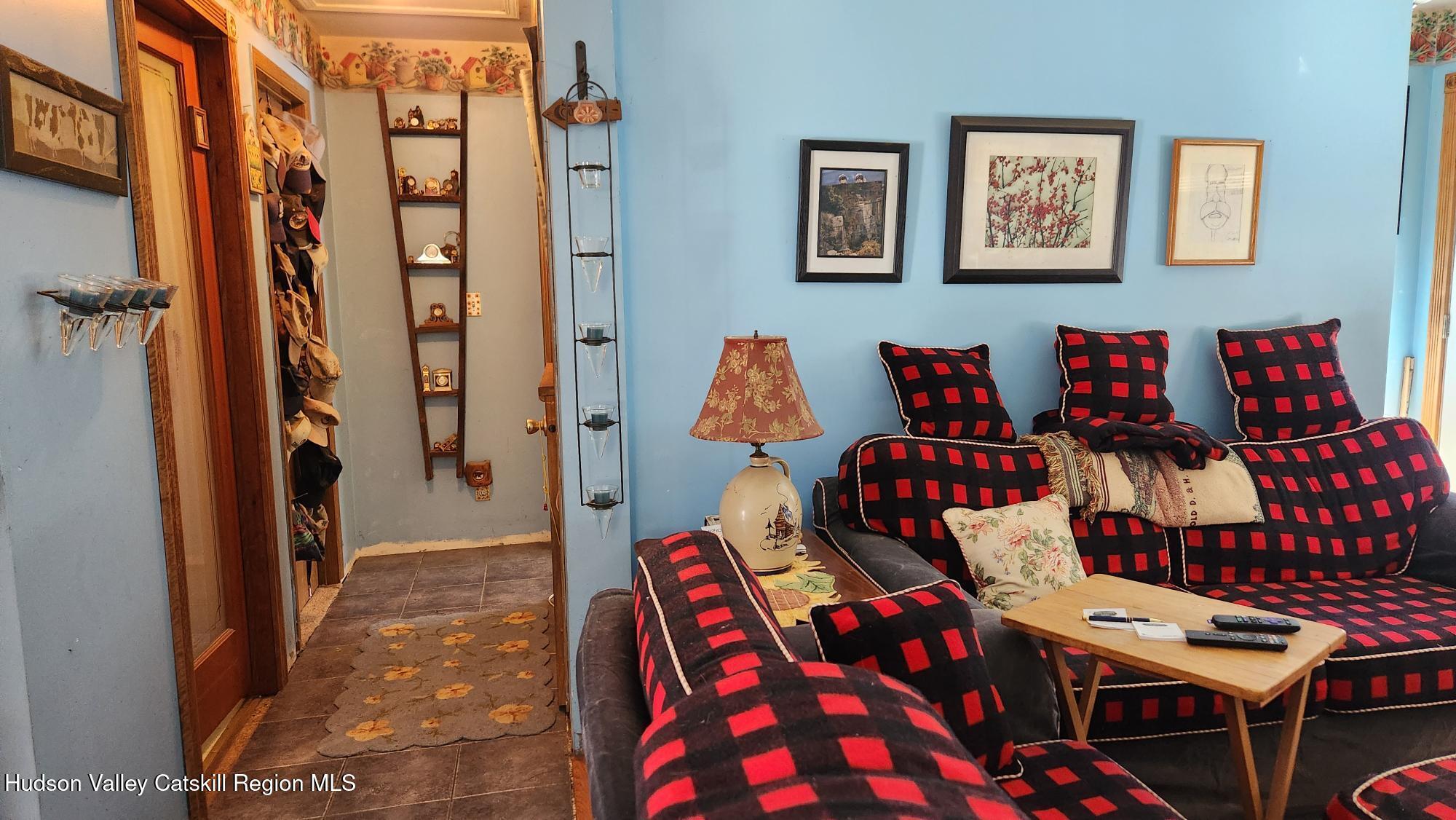 High Falls, New York 12440, United States, 3 Bedrooms Bedrooms, ,2 BathroomsBathrooms,Residential,Pending,78680