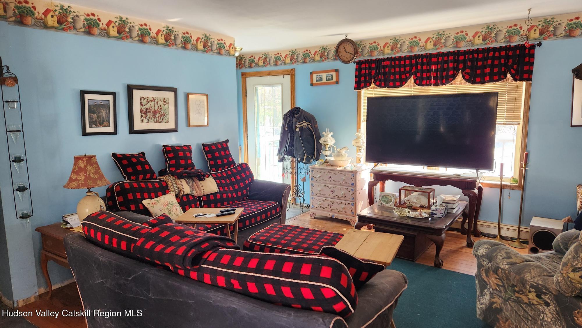 High Falls, New York 12440, United States, 3 Bedrooms Bedrooms, ,2 BathroomsBathrooms,Residential,Pending,78680