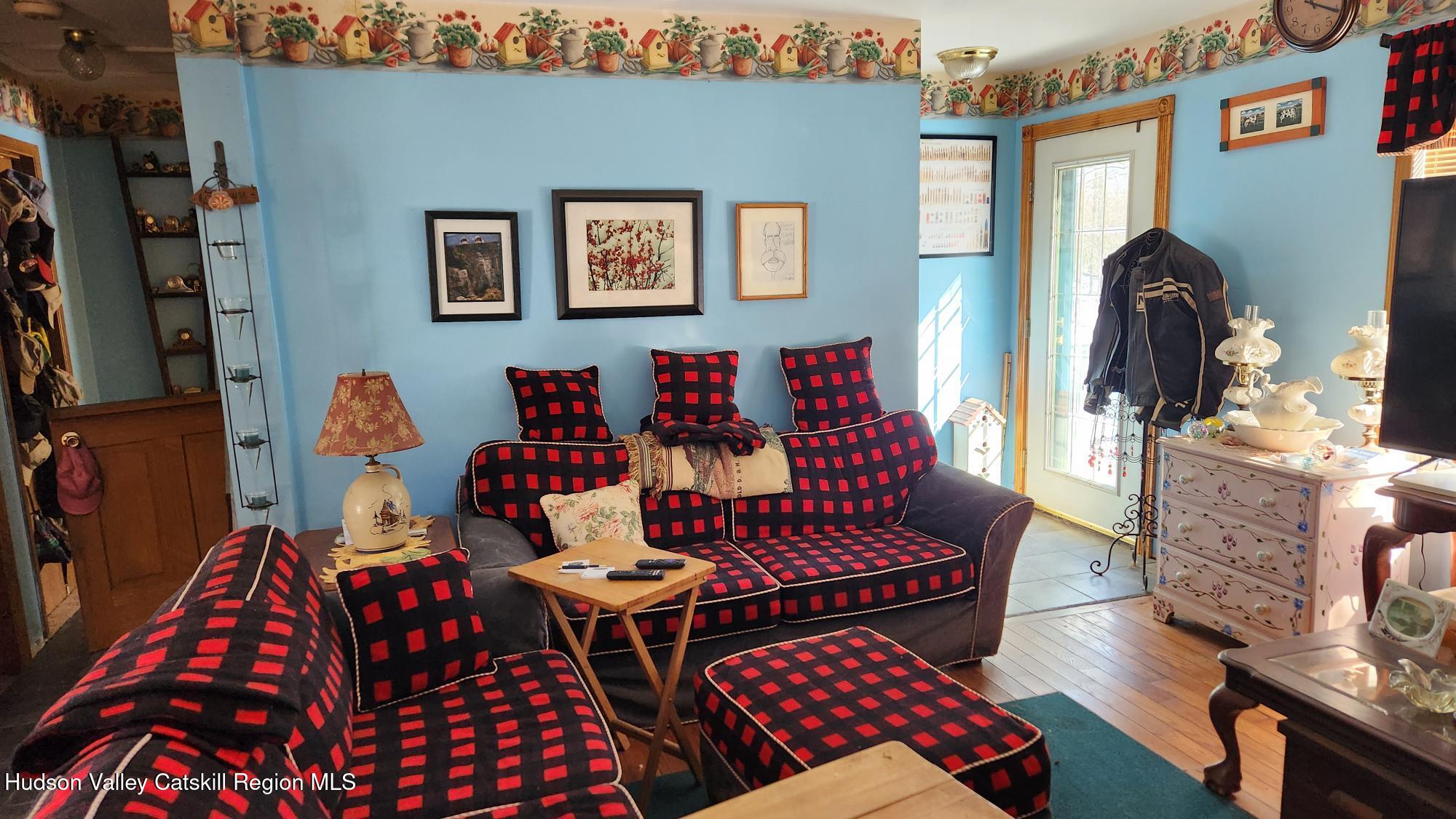 High Falls, New York 12440, United States, 3 Bedrooms Bedrooms, ,2 BathroomsBathrooms,Residential,Pending,78680