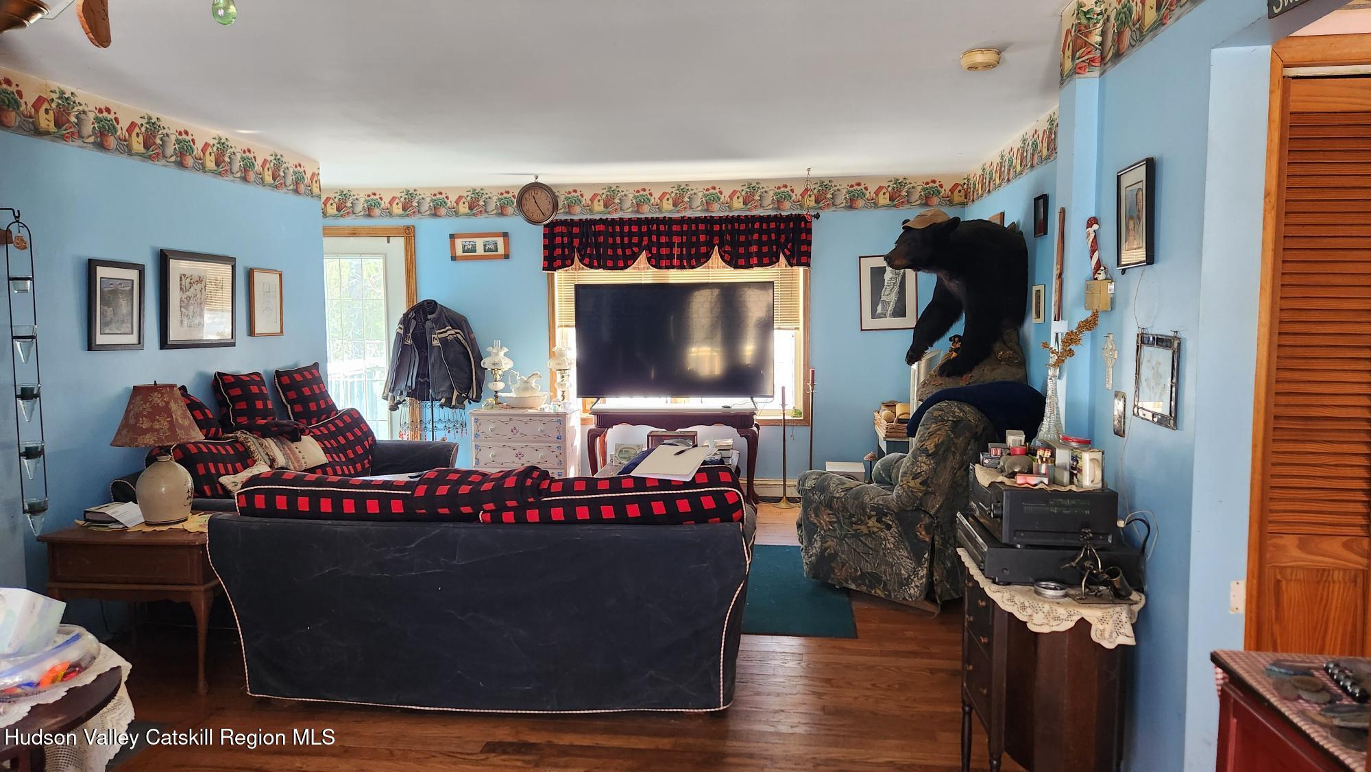 High Falls, New York 12440, United States, 3 Bedrooms Bedrooms, ,2 BathroomsBathrooms,Residential,Pending,78680