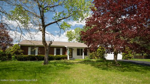 Photo of 10 Cortland Drive, Kinderhook, NY 12106 (MLS # 20262174)