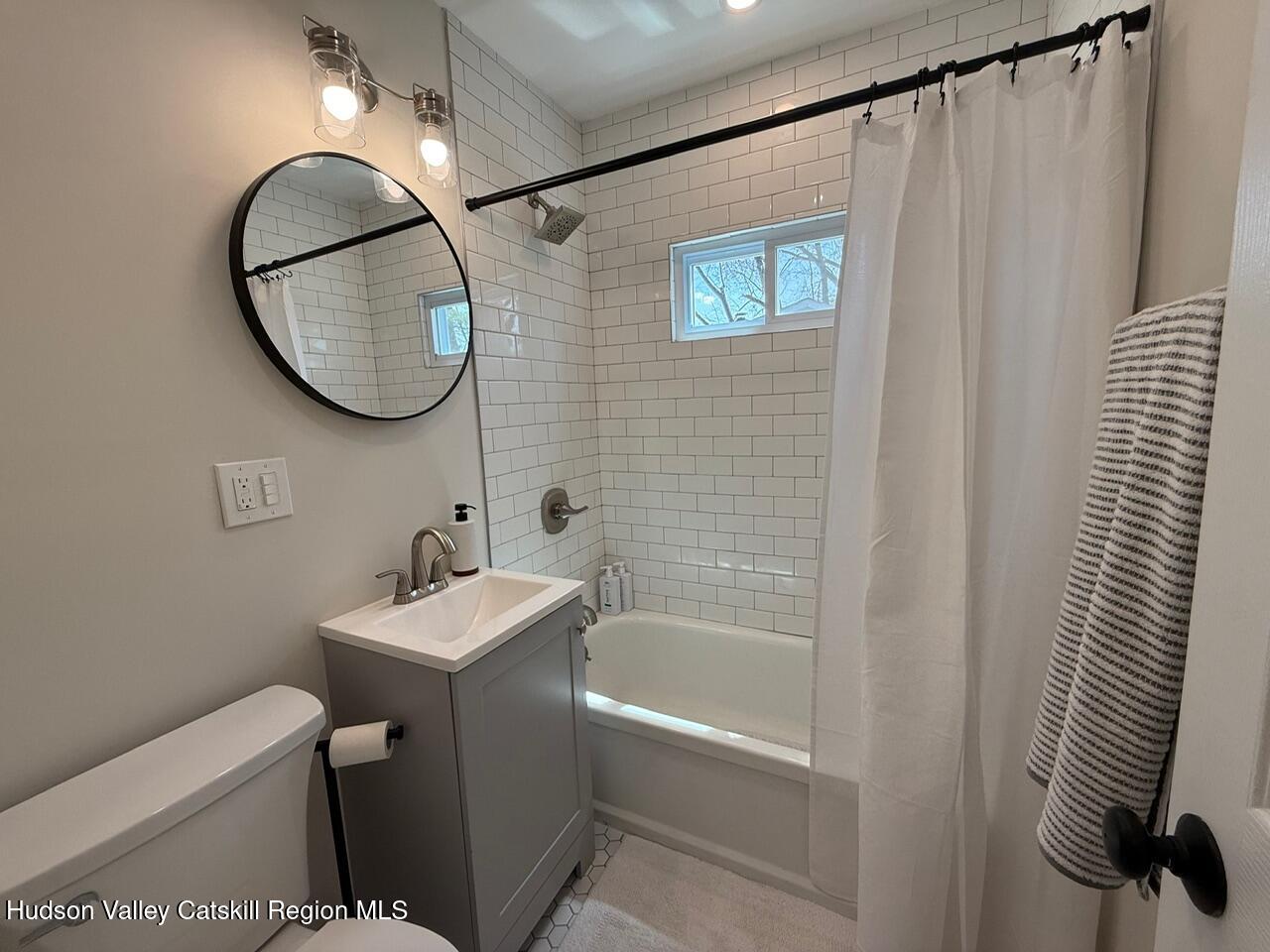 High Falls, New York 12440, United States, 3 Bedrooms Bedrooms, ,1 BathroomBathrooms,Residential,Pending,115858