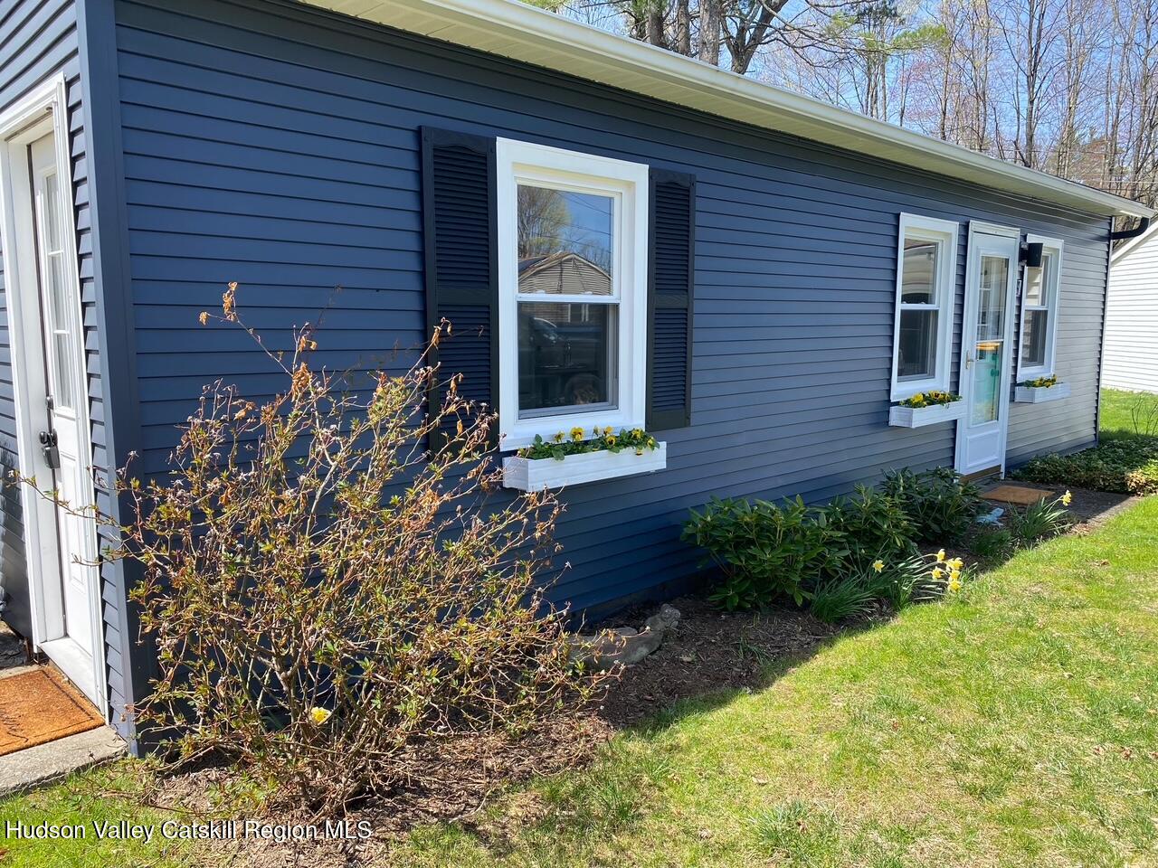 High Falls, New York 12440, United States, 3 Bedrooms Bedrooms, ,1 BathroomBathrooms,Residential,Pending,115858