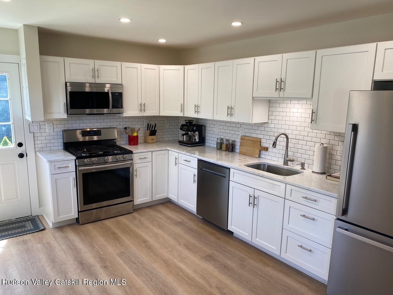 High Falls, New York 12440, United States, 3 Bedrooms Bedrooms, ,1 BathroomBathrooms,Residential,Pending,115858