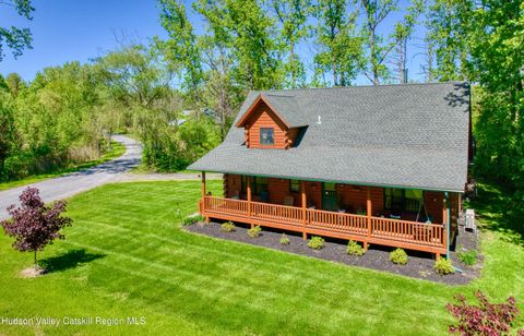 Photo of 6 Debbie Drive, Athens, NY 12015 (MLS # 20262787)