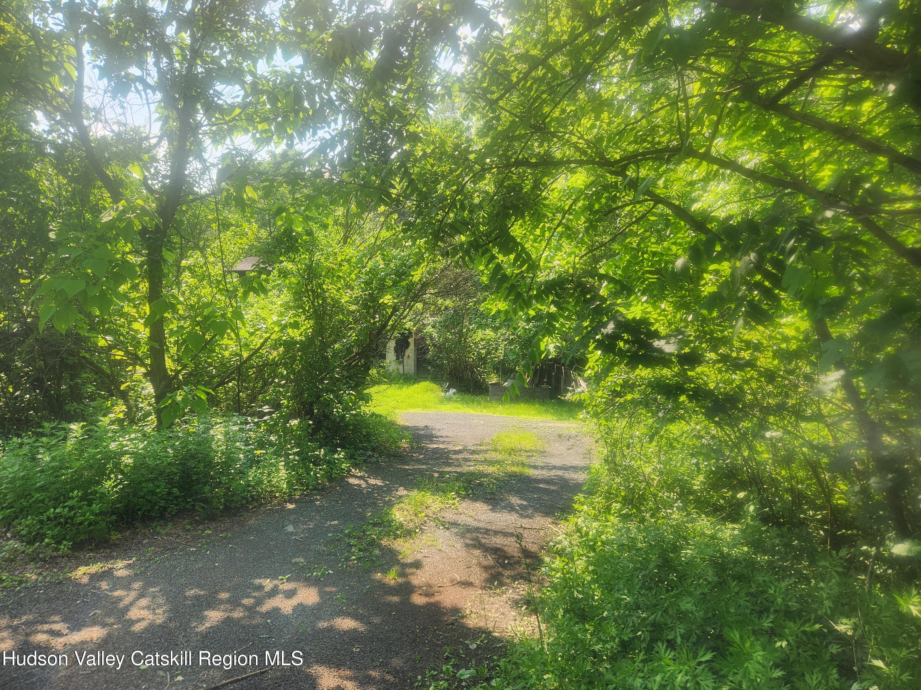 536 N Riverside Rd  Rd, Lloyd, New York - 3 Bedrooms  
1 Bathrooms - 