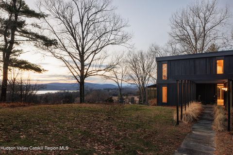 Photo of 110 Old Albany Post Road, Rhinebeck, NY 12572 (MLS # 20260053)