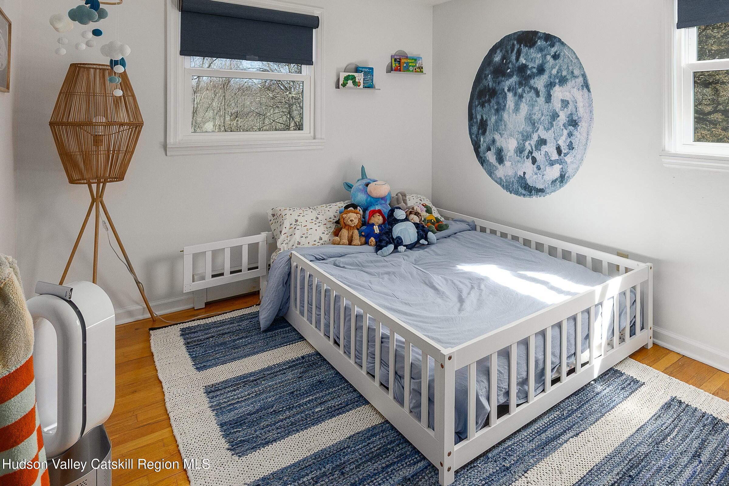 New Paltz, New York 12561, United States, 4 Bedrooms Bedrooms, ,2 BathroomsBathrooms,Residential,Active,96022