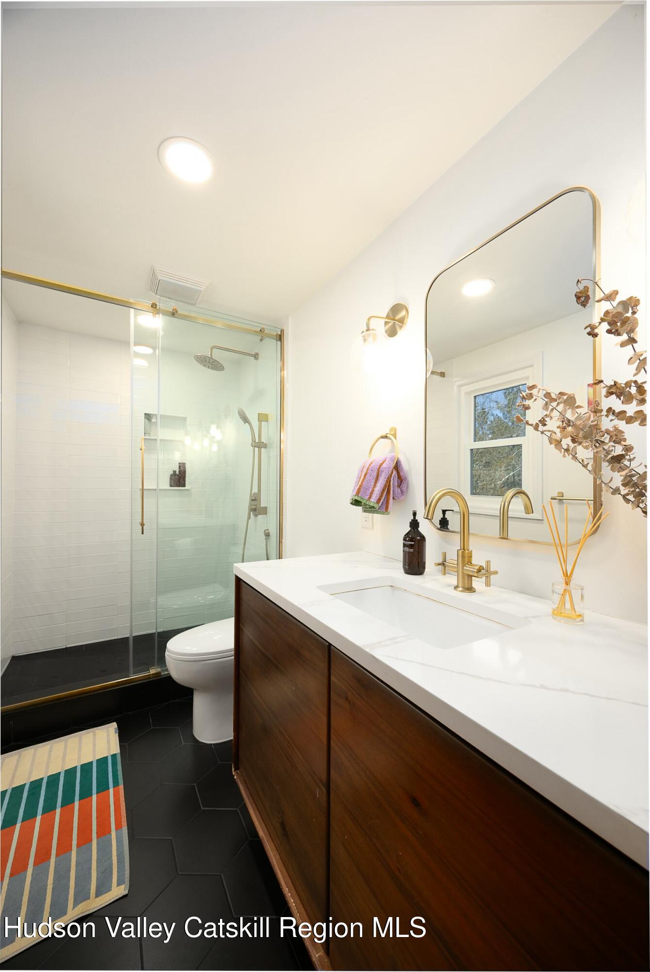 New Paltz, New York 12561, United States, 4 Bedrooms Bedrooms, ,2 BathroomsBathrooms,Residential,Active,96022