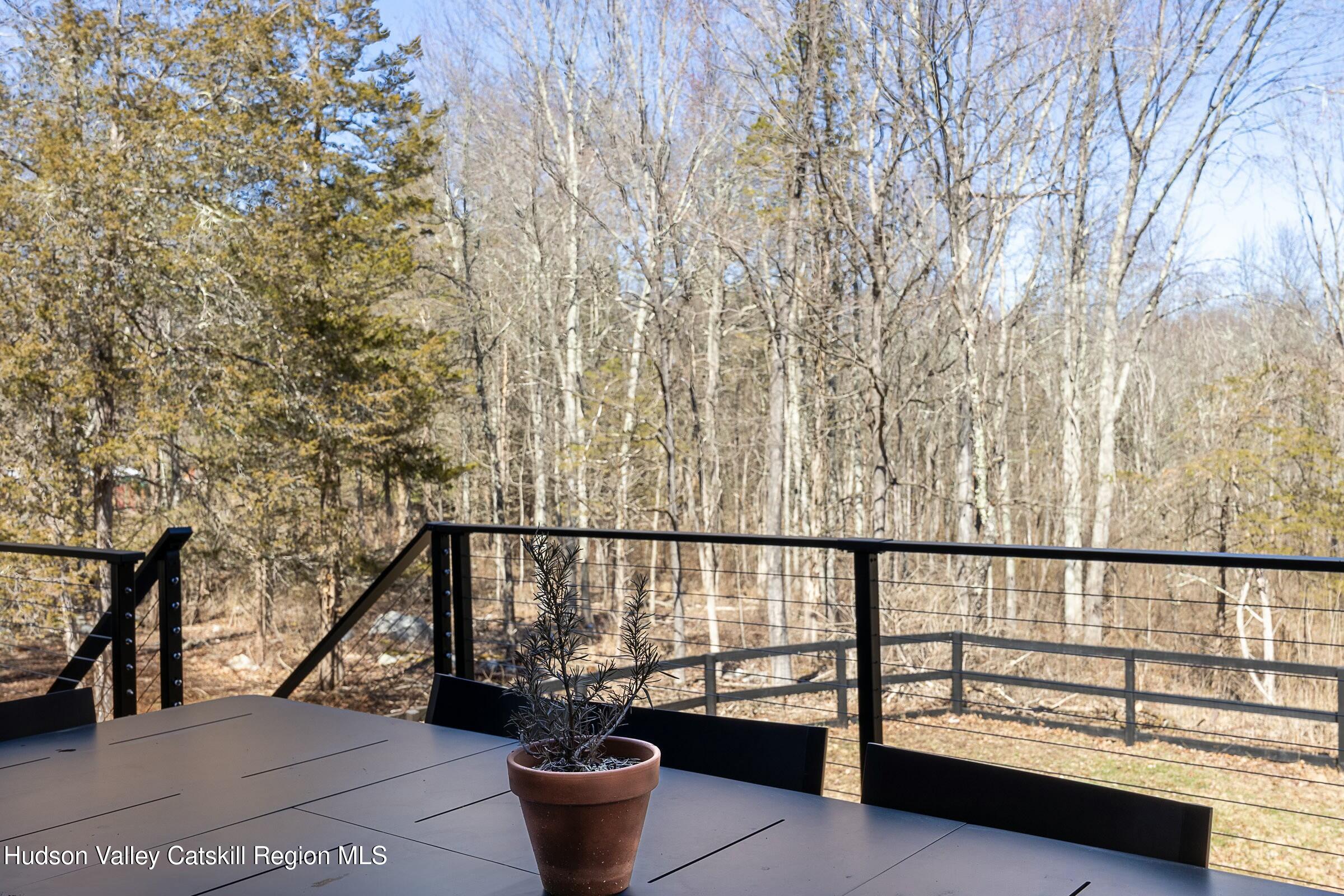 New Paltz, New York 12561, United States, 4 Bedrooms Bedrooms, ,2 BathroomsBathrooms,Residential,Active,96022