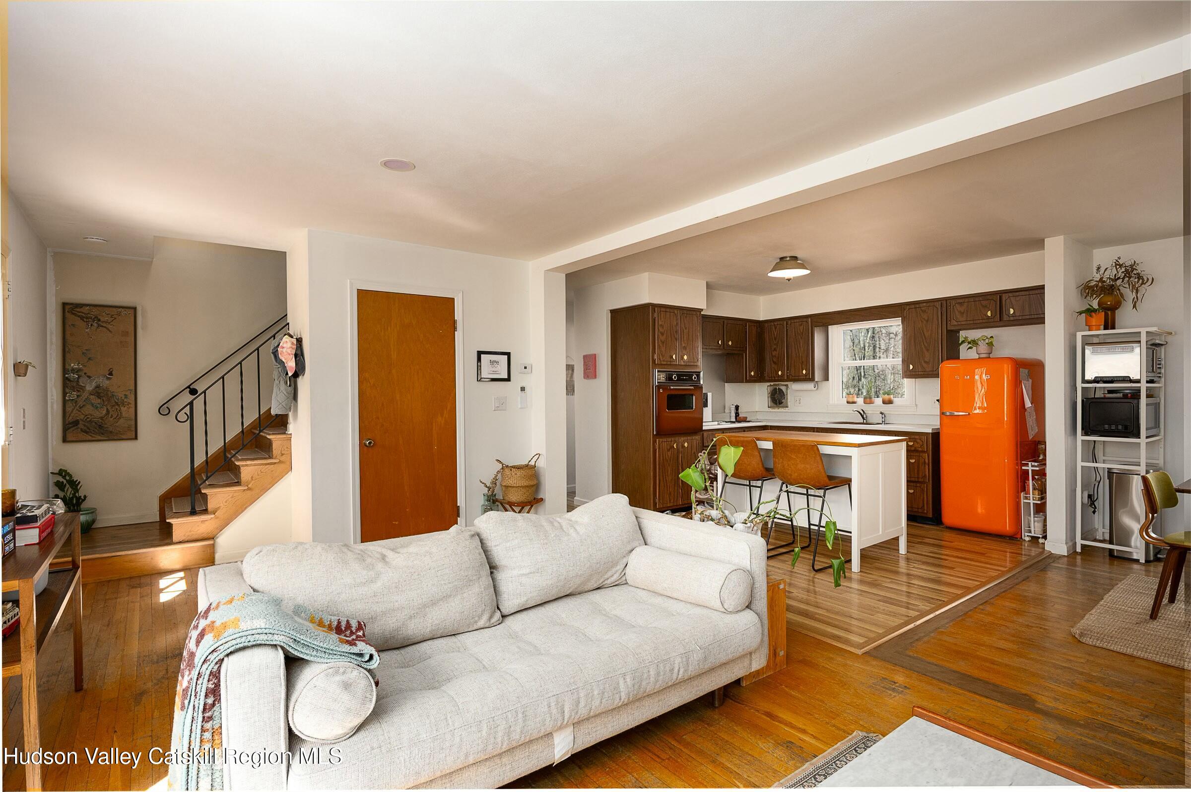 New Paltz, New York 12561, United States, 4 Bedrooms Bedrooms, ,2 BathroomsBathrooms,Residential,Active,96022