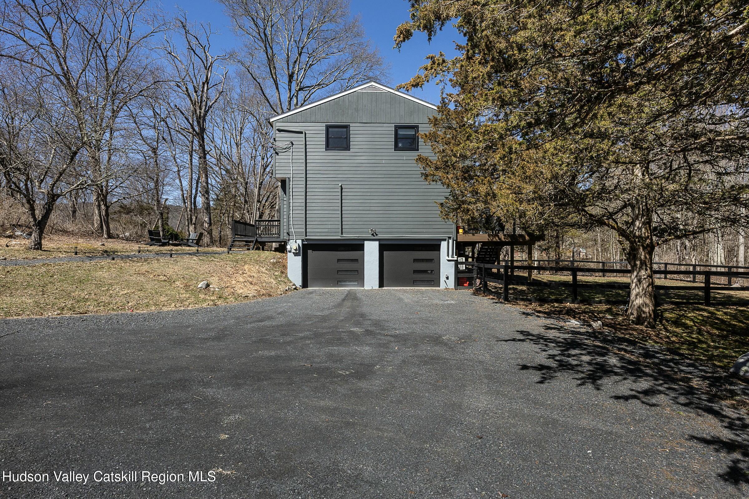 New Paltz, New York 12561, United States, 4 Bedrooms Bedrooms, ,2 BathroomsBathrooms,Residential,Active,96022
