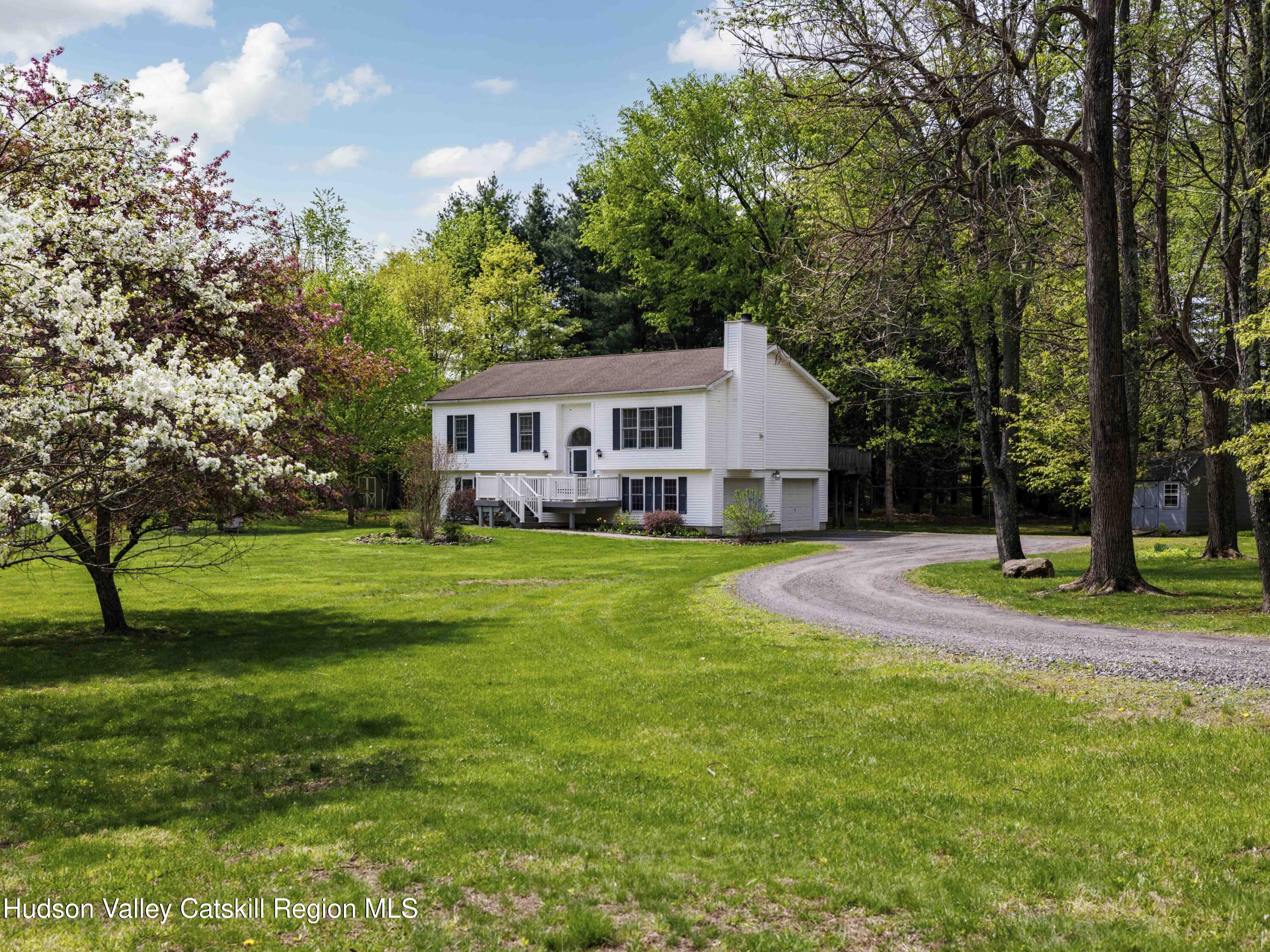 136 S Ohioville Road, New Paltz, Ohio image 1