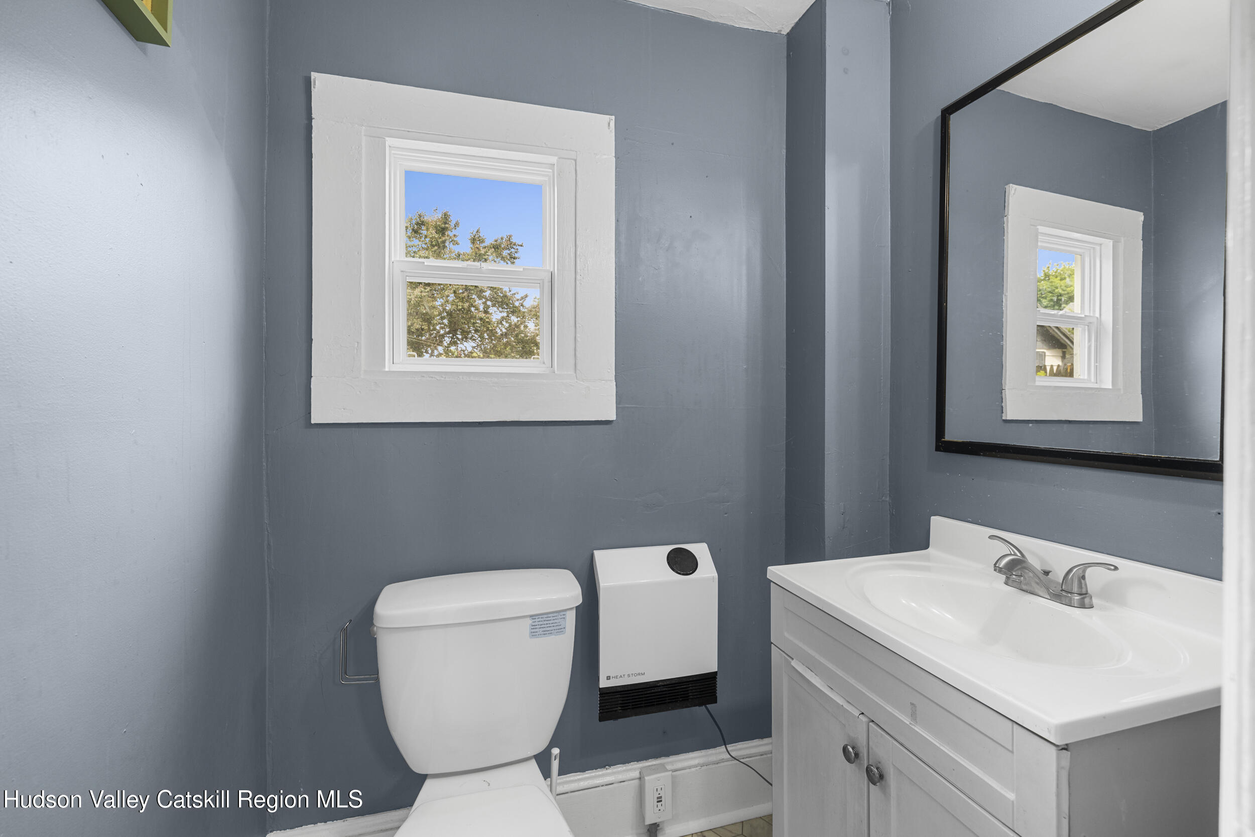 Kingston, New York 12401, United States, 3 Bedrooms Bedrooms, ,2 BathroomsBathrooms,Residential,Active,140245