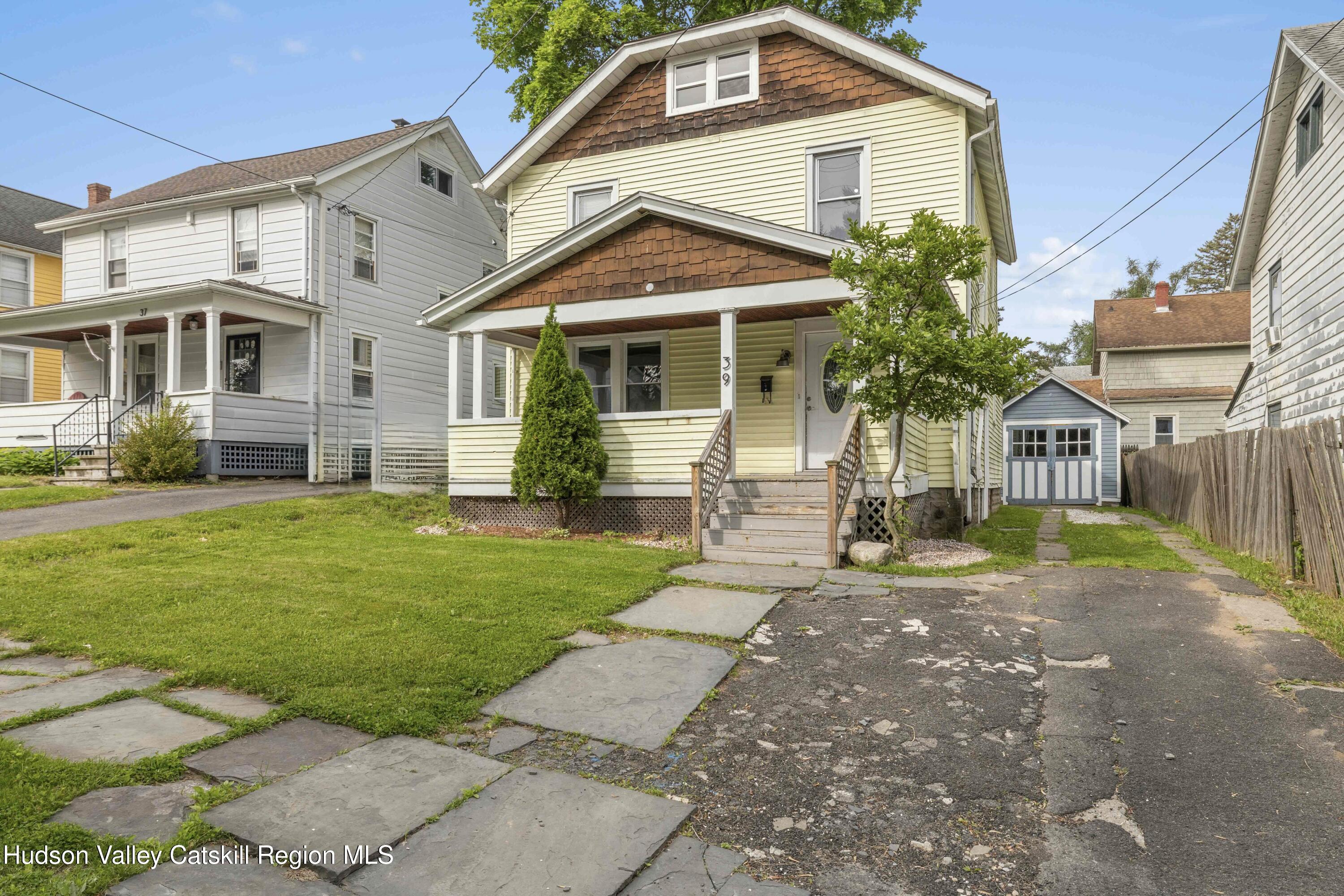 Kingston, New York 12401, United States, 3 Bedrooms Bedrooms, ,2 BathroomsBathrooms,Residential,Active,140245